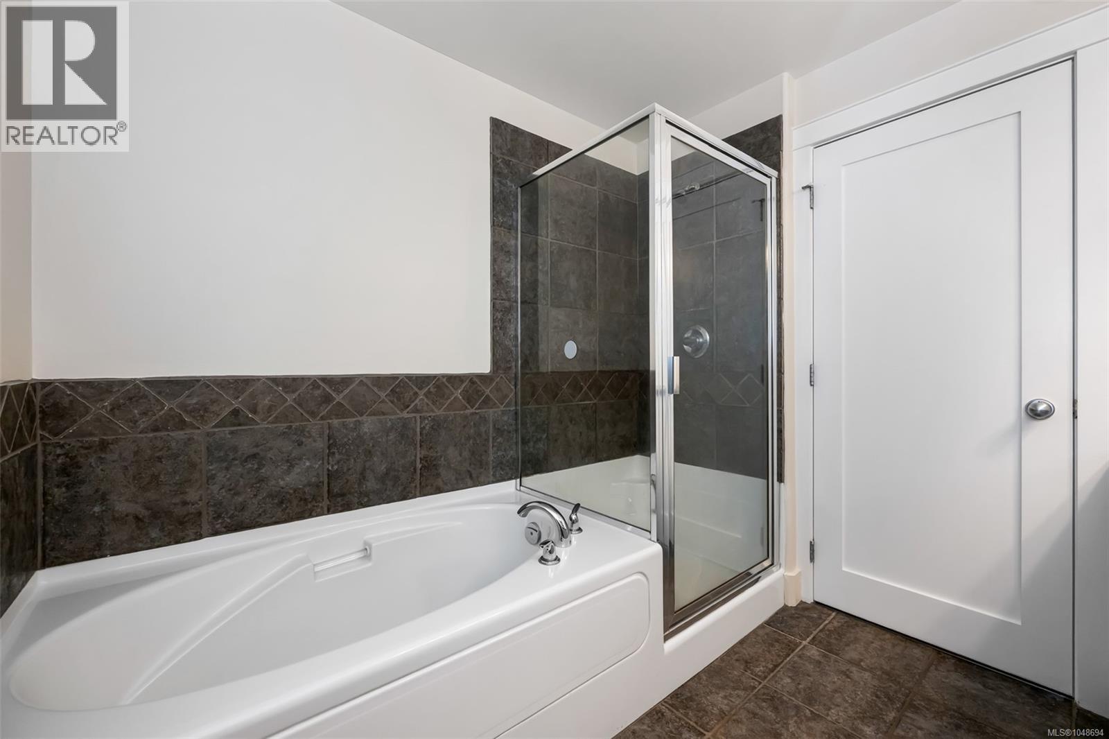#207 3915 Carey Rd - 25
