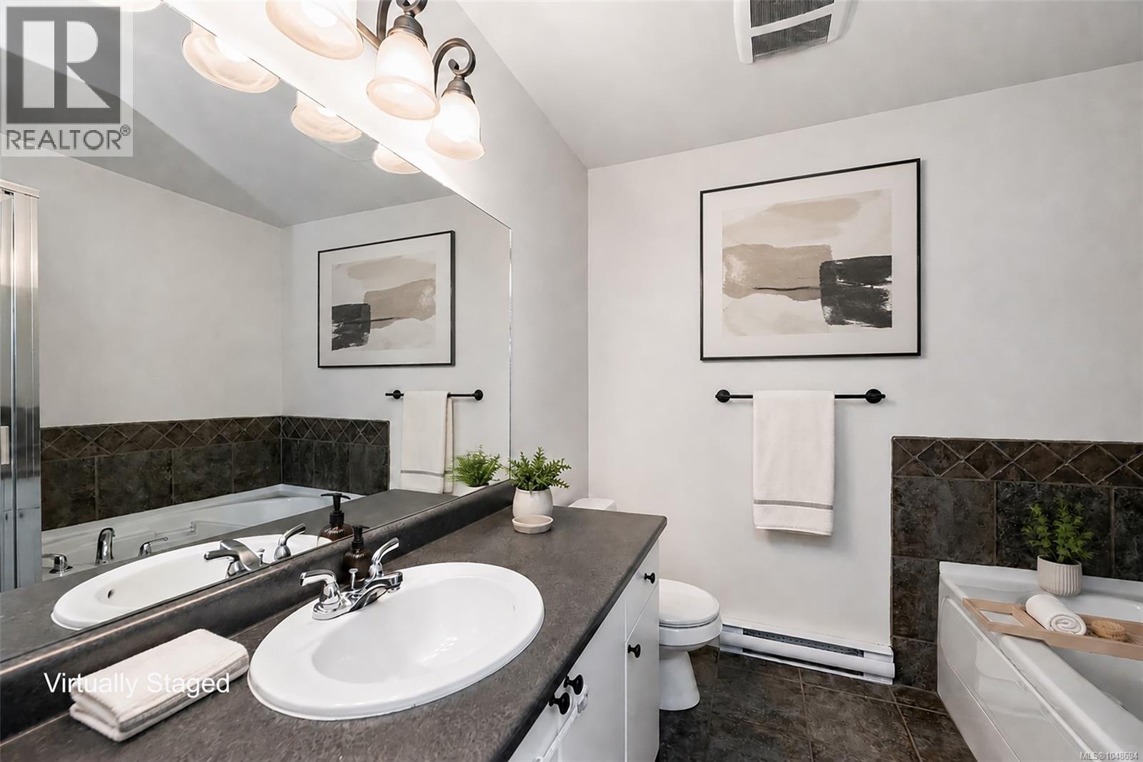 207 3915 Carey Road, Saanich