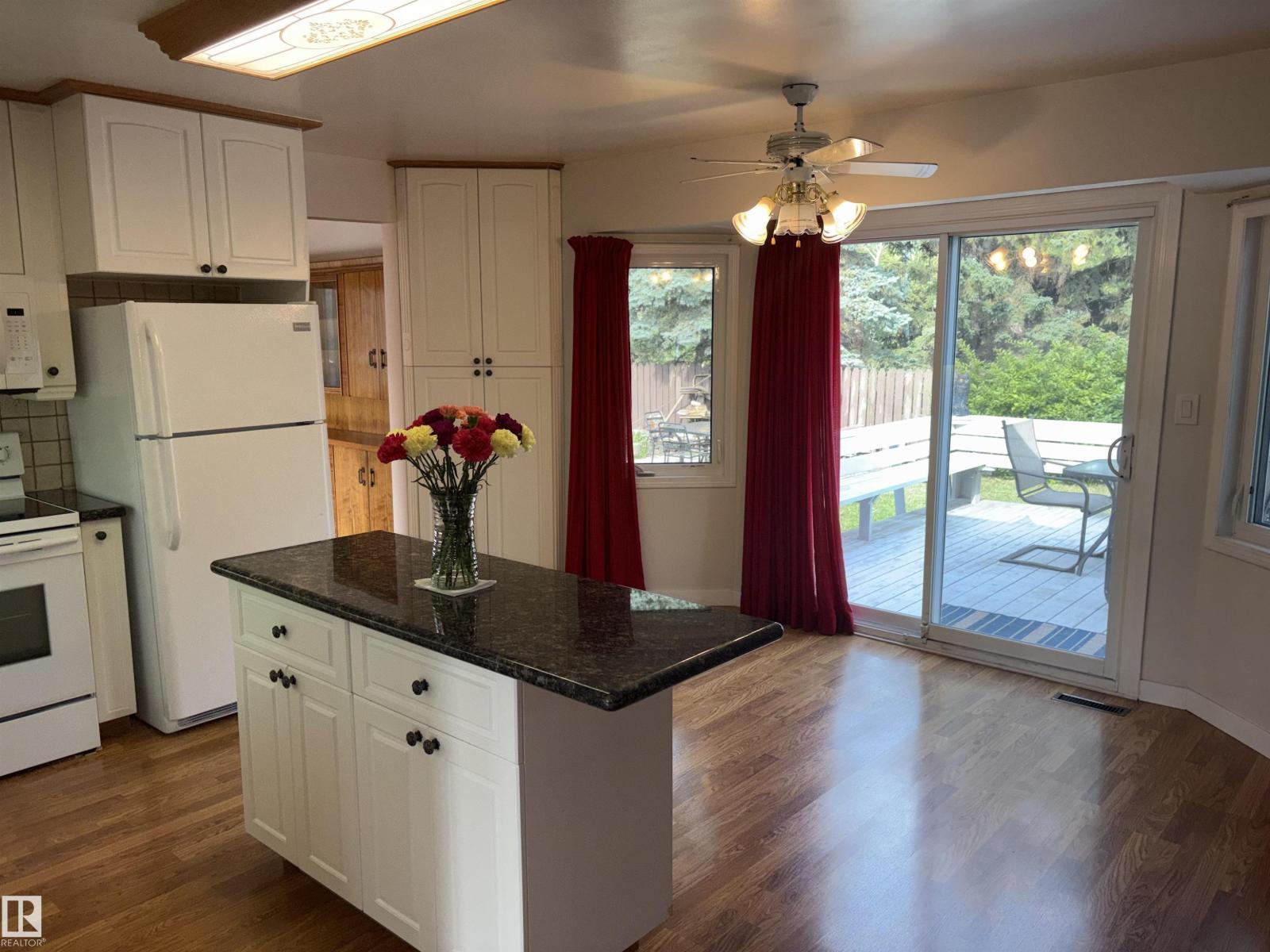 4027 74 ST NW - 10