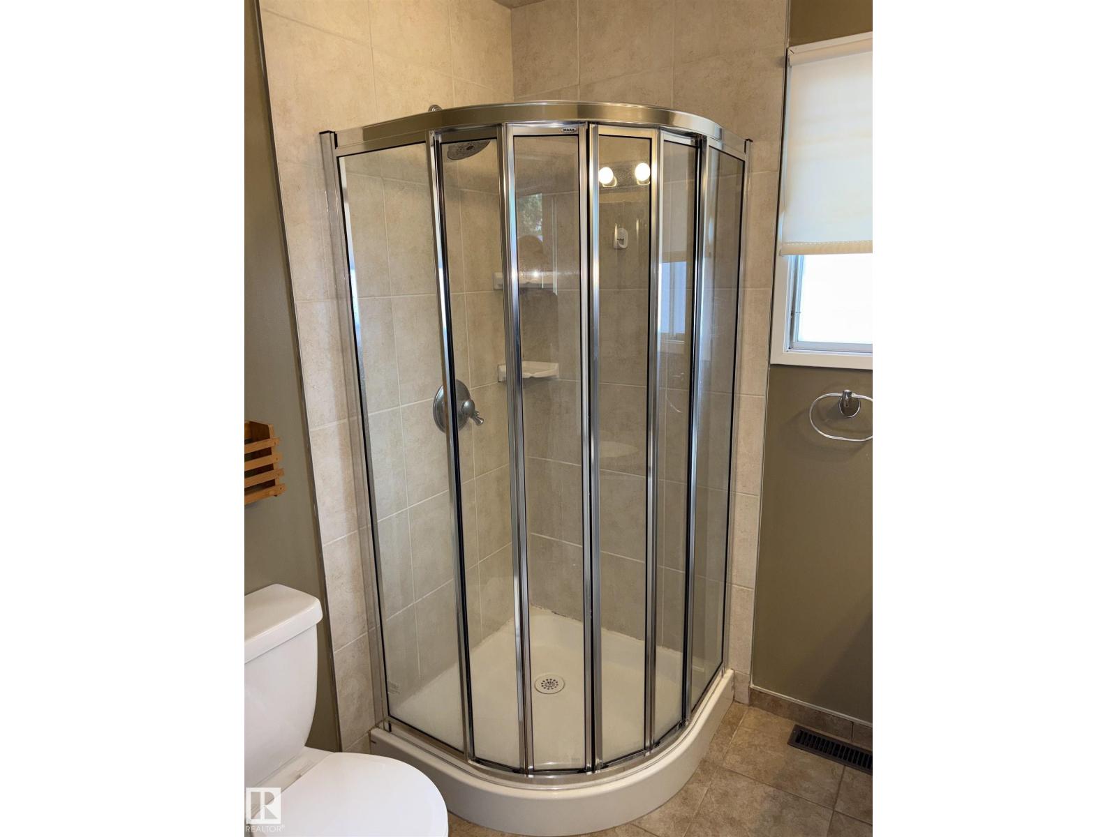 4027 74 ST NW - 32