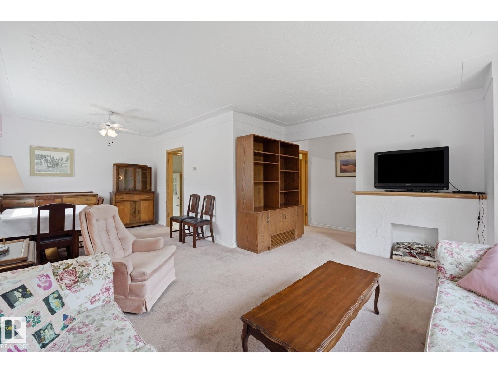 11708 135 ST NW - 7