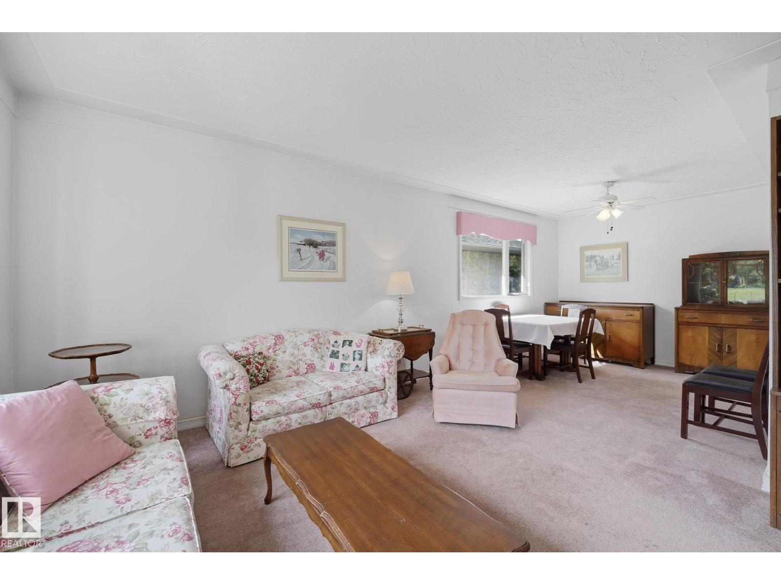11708 135 ST NW - 8