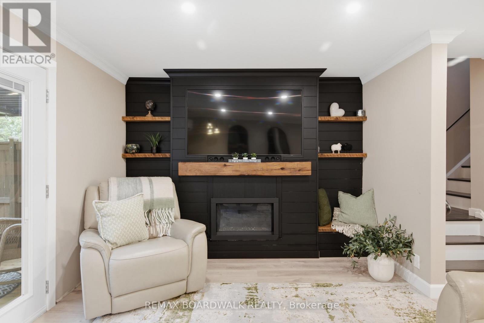 11 MAPLE AVENUE - Image 33