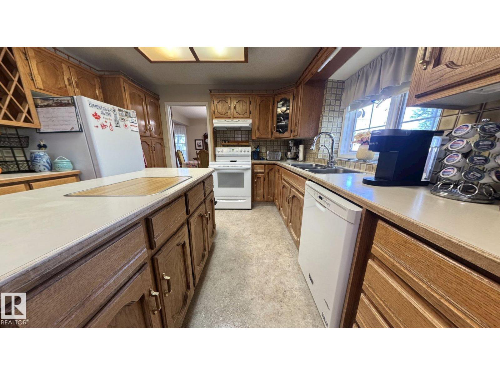 4804 45 ST - 11