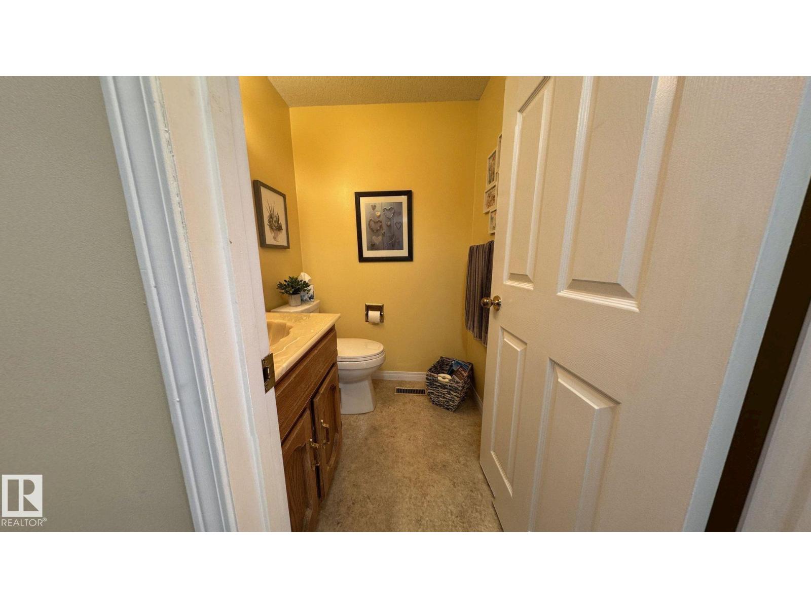 4804 45 ST - 12