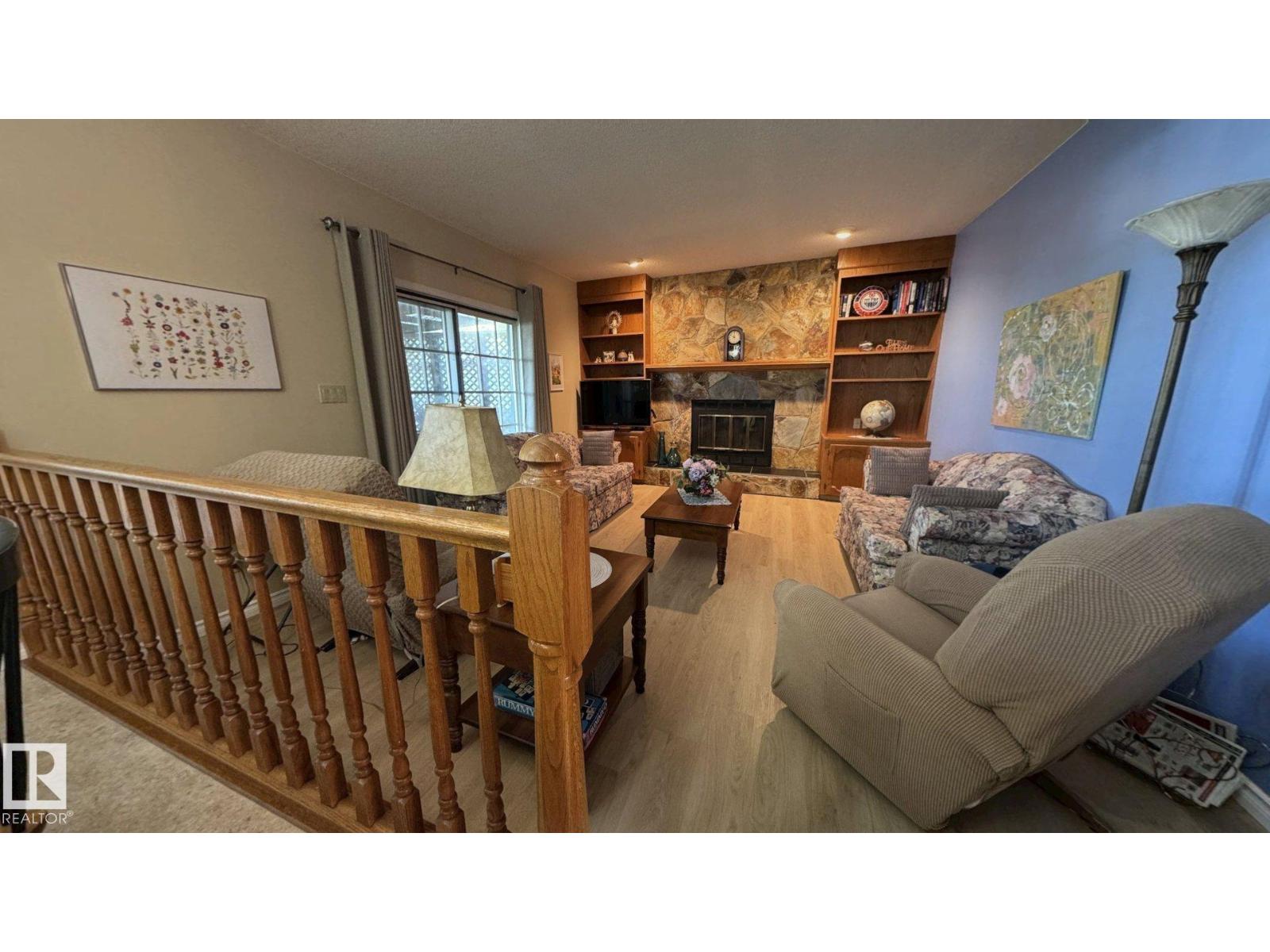 4804 45 ST - 8