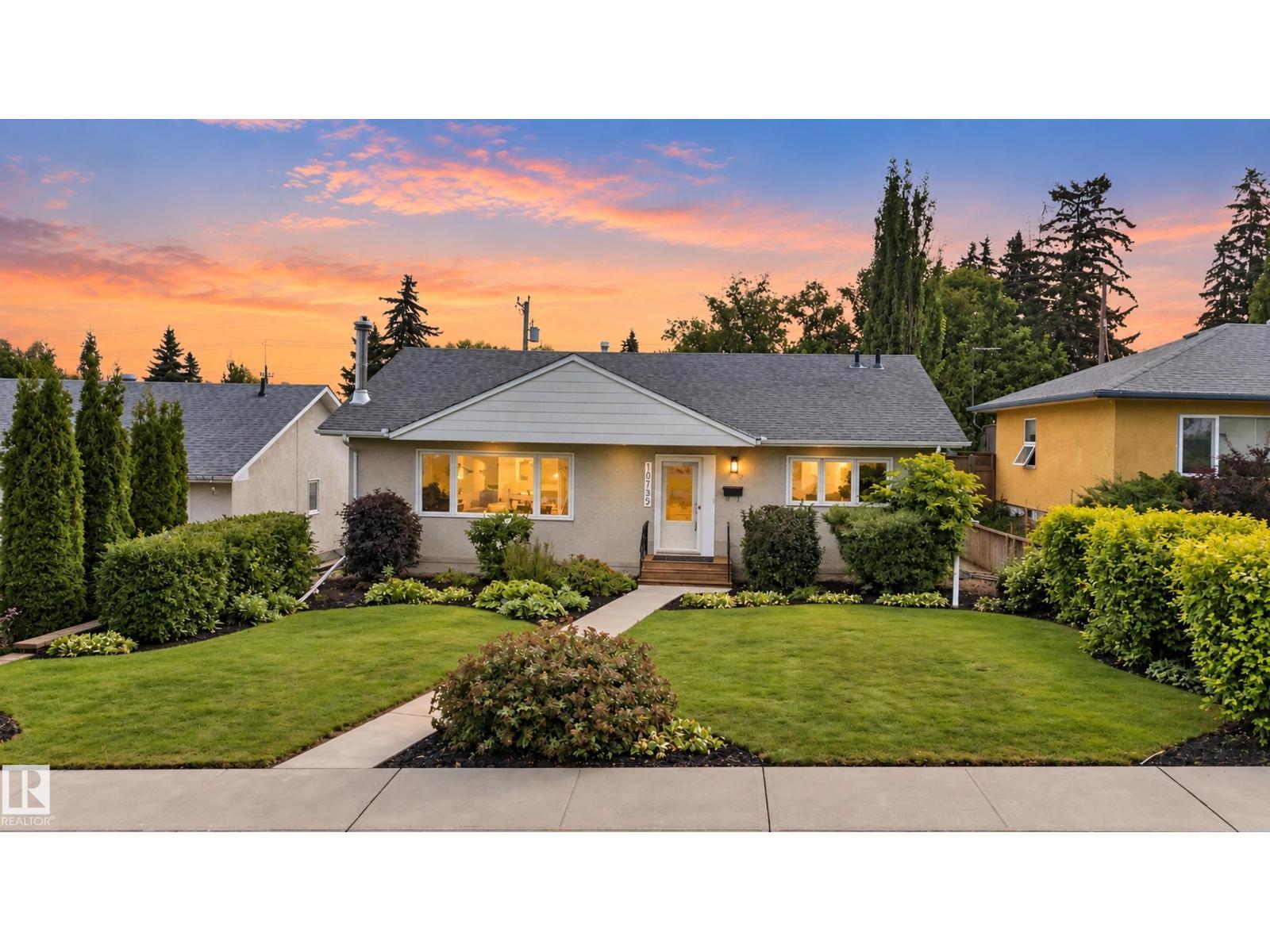 10739 52 ST NW, Edmonton, Alberta, T6A2H4