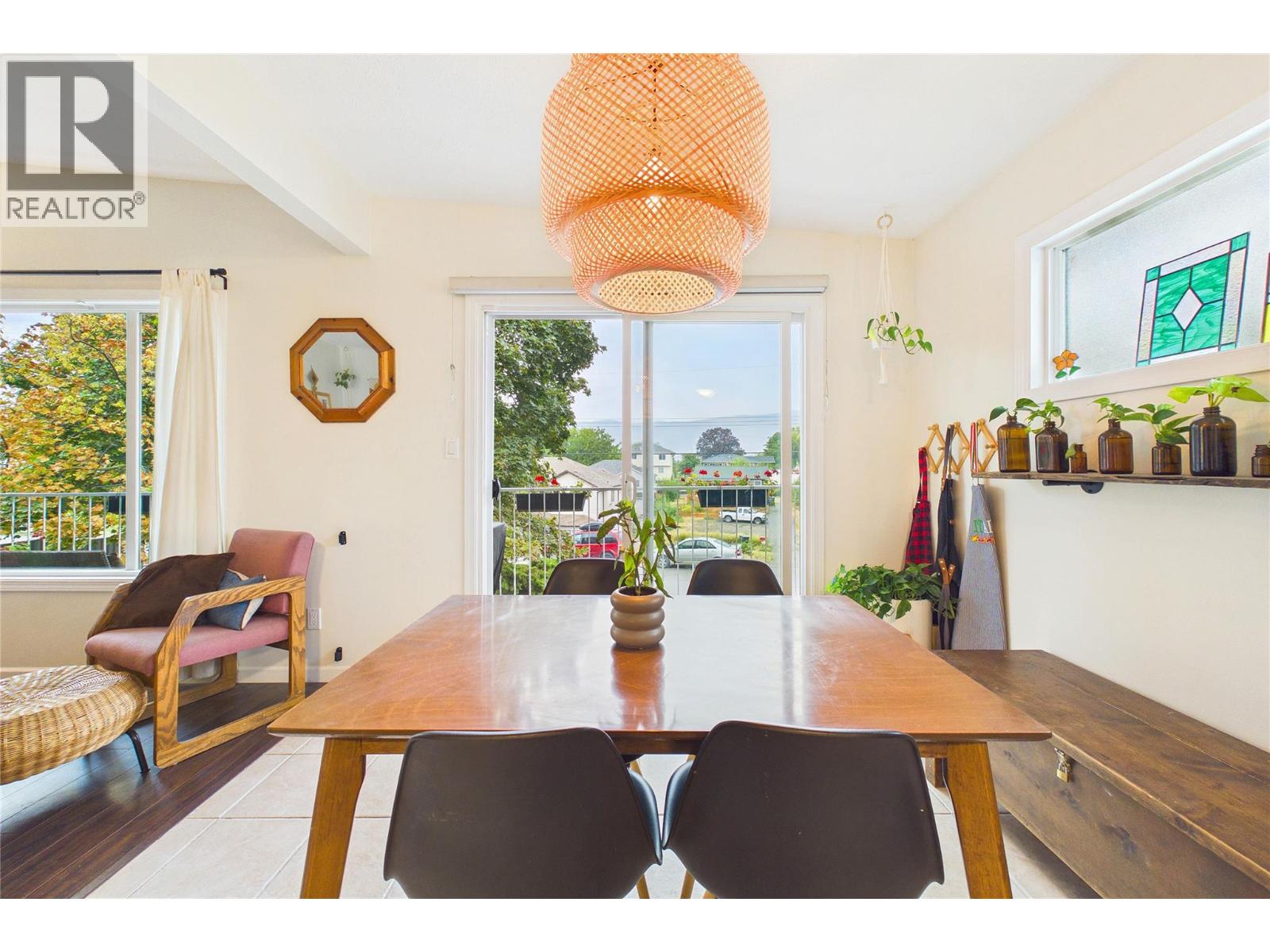1393 Highland Drive S - 11