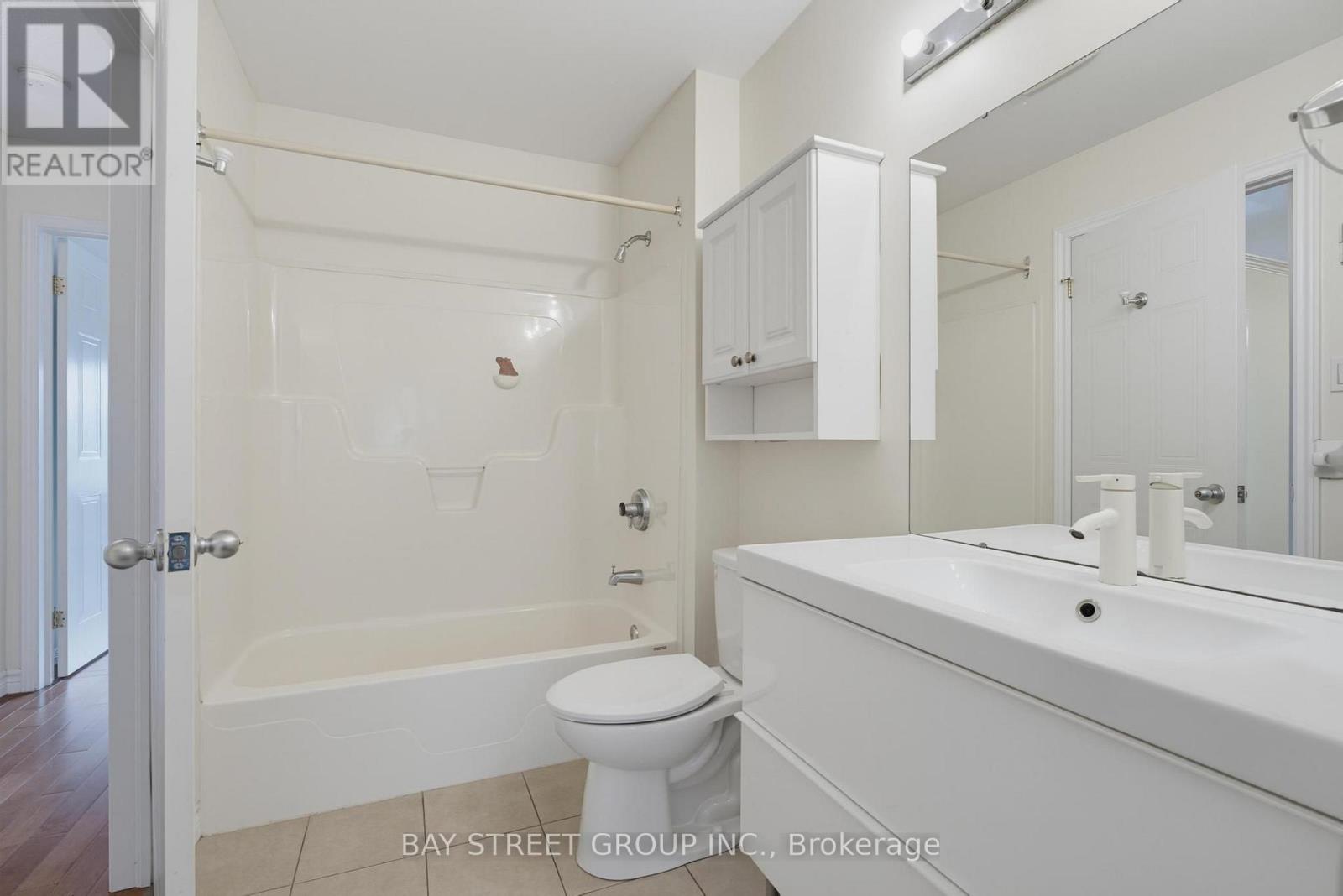 #11 270 NORTH CENTRE ROAD - Image 19