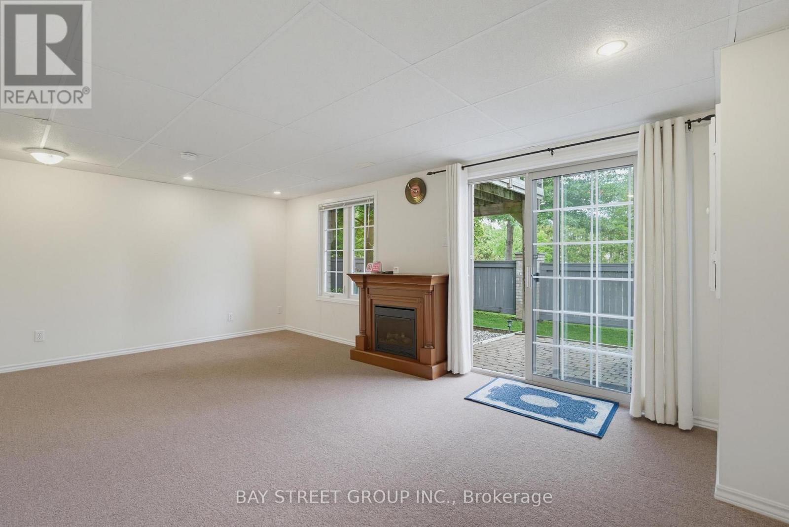 #11 270 NORTH CENTRE ROAD - Image 28