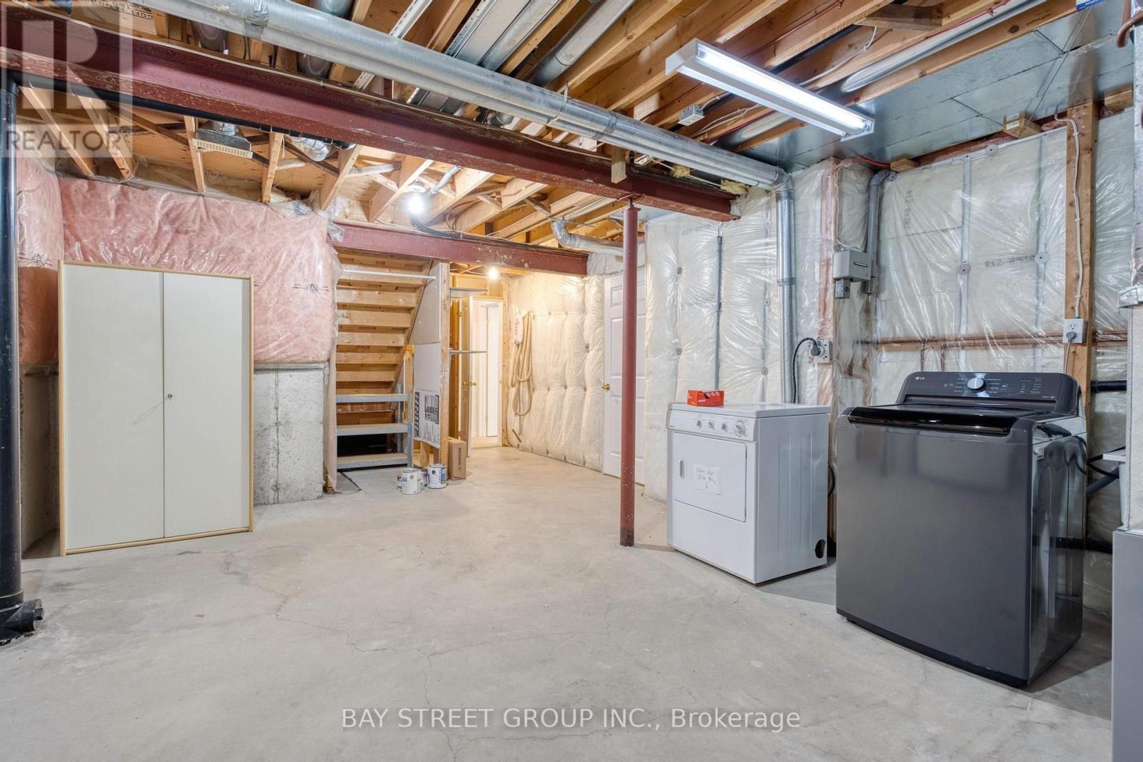 #11 270 NORTH CENTRE ROAD - Image 34