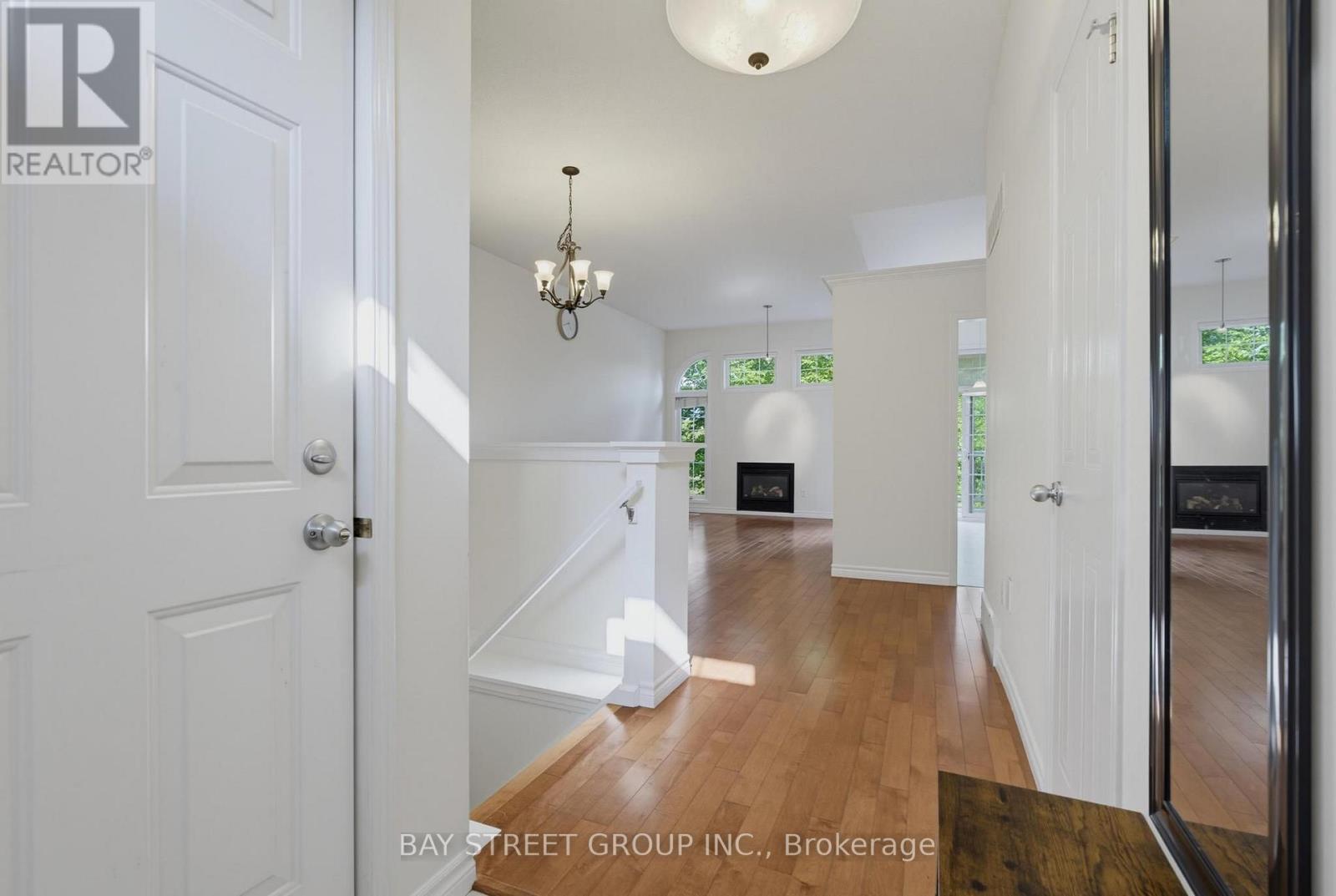 #11 270 NORTH CENTRE ROAD - 4