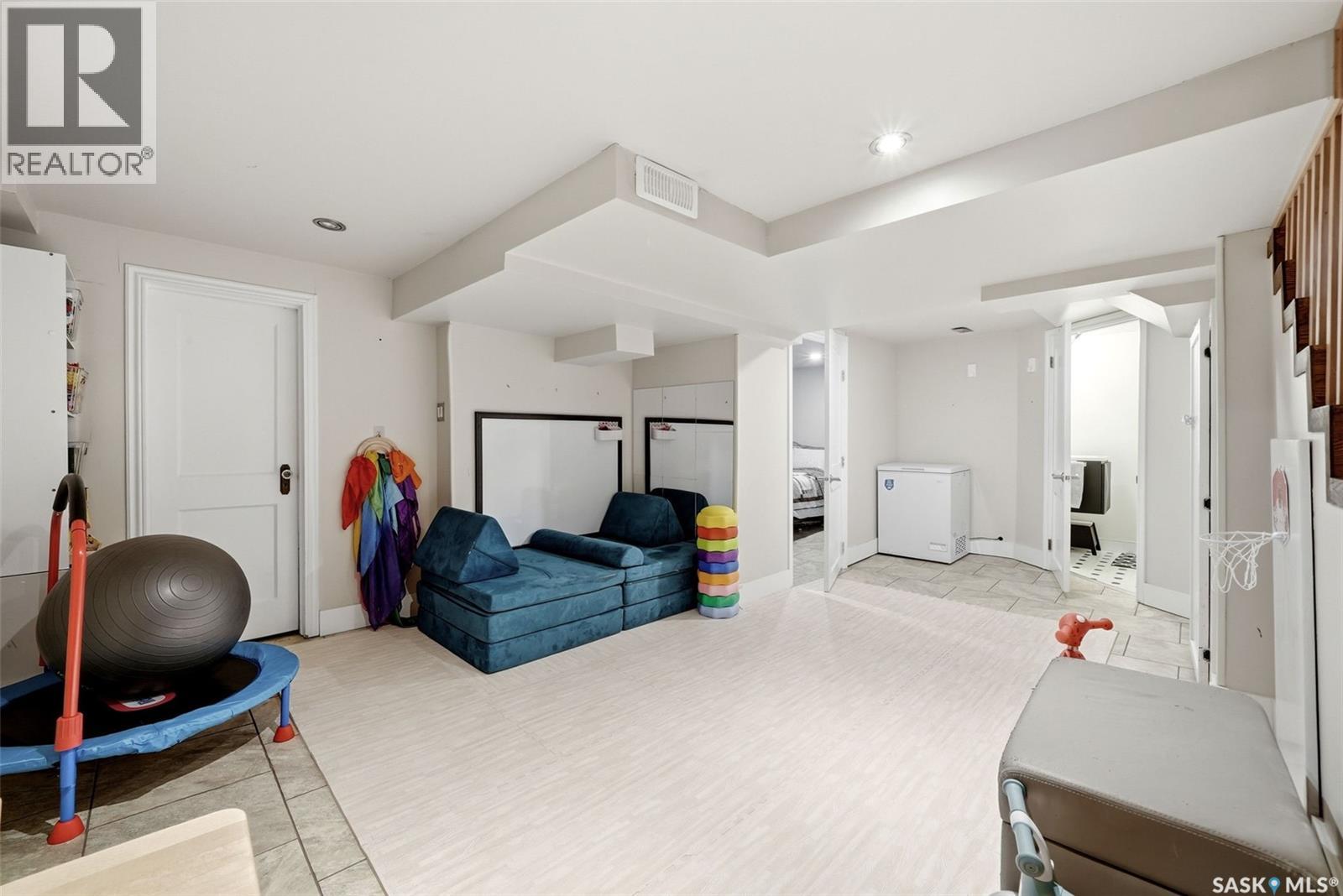 2950 Retallack STREET - 20