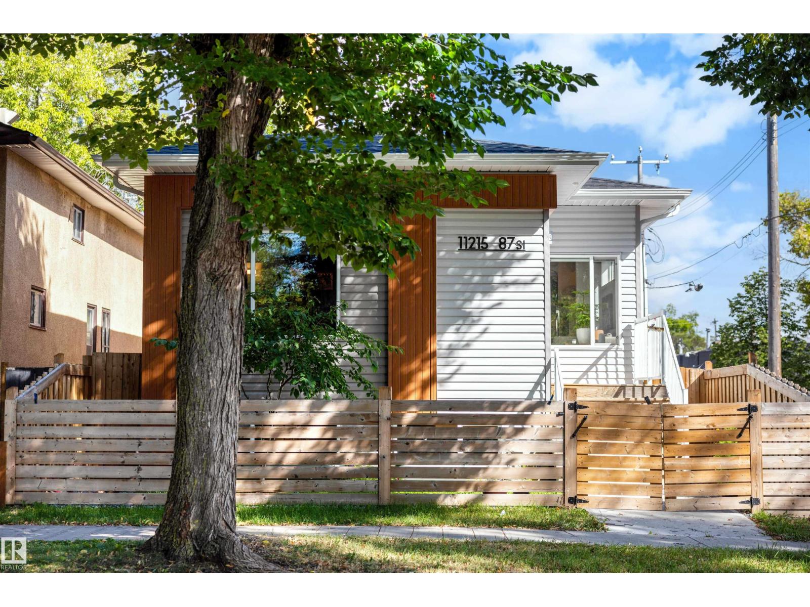11215 87 ST NW, Edmonton, Alberta, T5B3L7