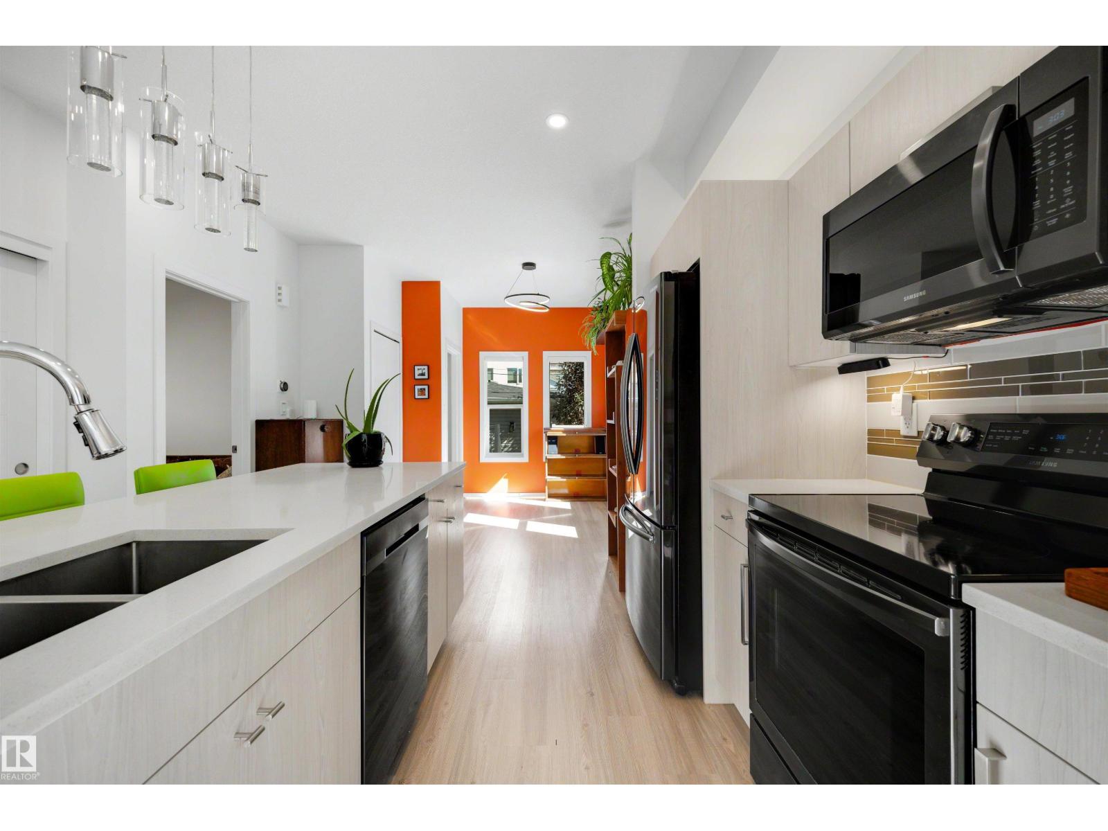 11215 87 ST NW - 12