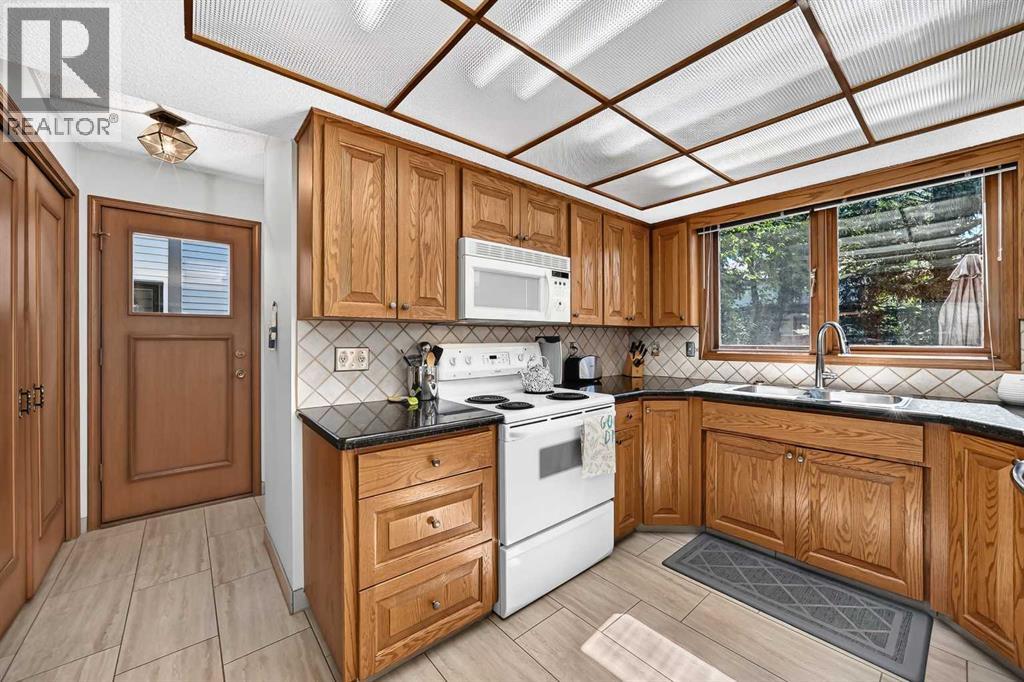 391 Canterville Drive SW - 12