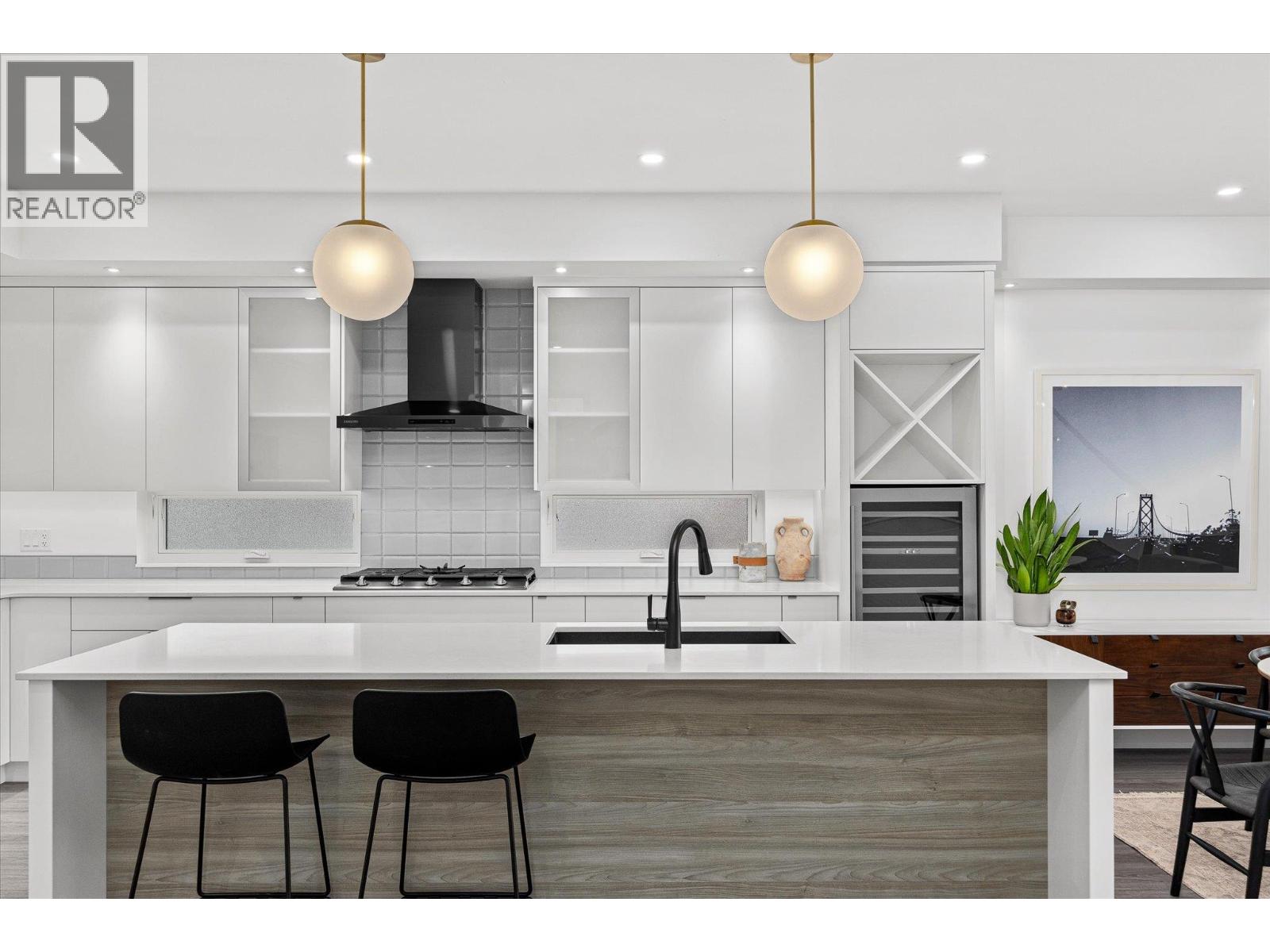 #101 651 Churchill Avenue - 7