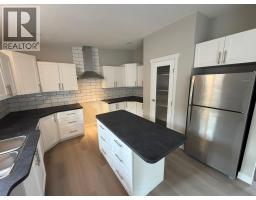 Kitchen - 7932 Alpine Road, Kelowna, BC V1Z3V4 Photo 8