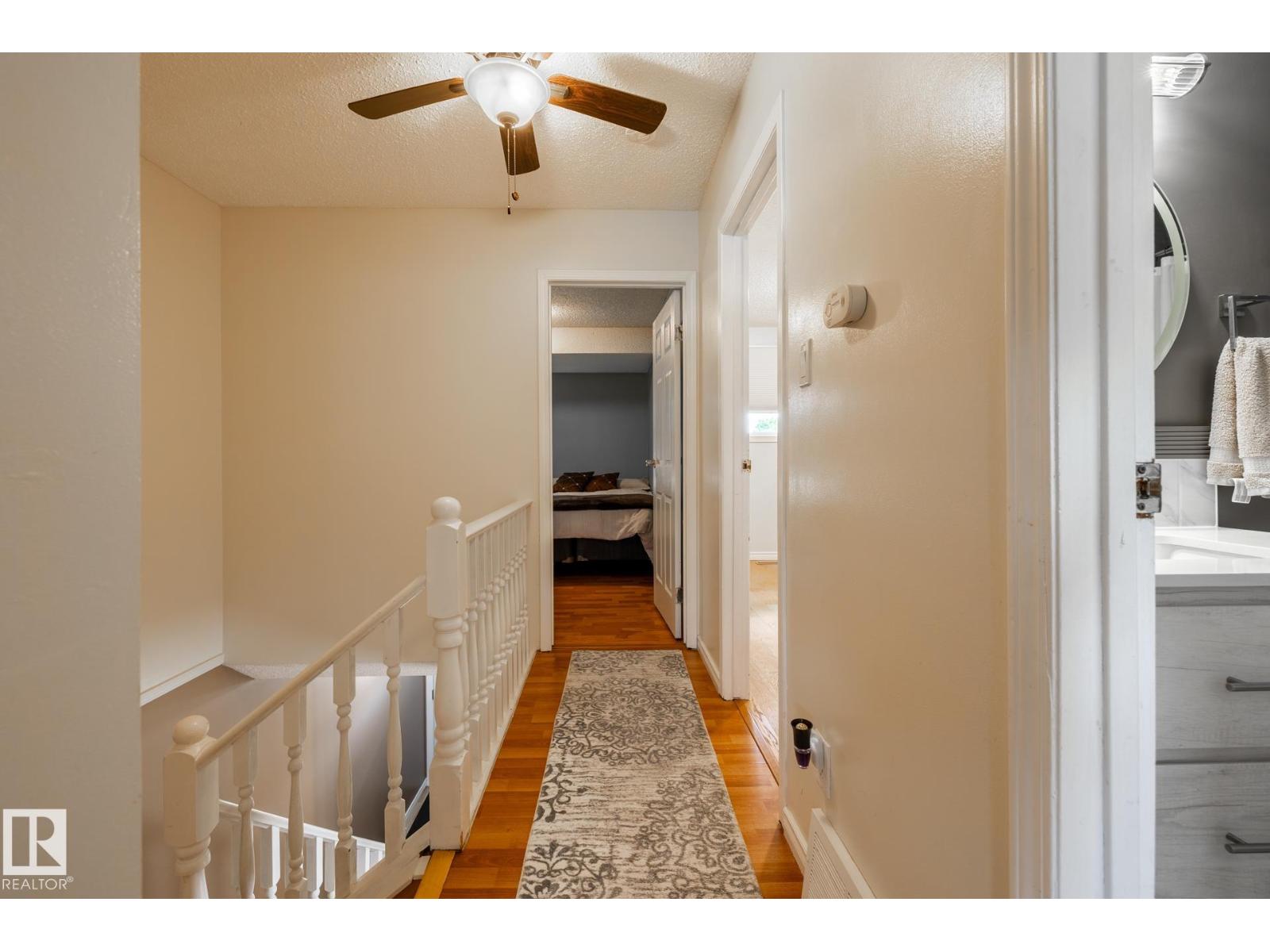 #31 4707 126 AV NW - 37