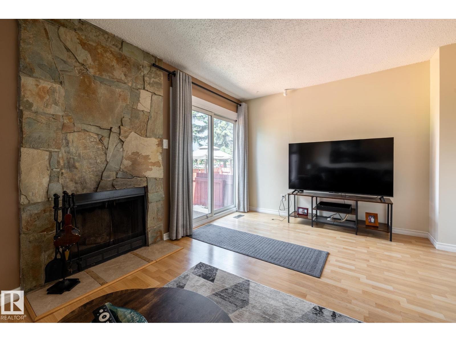 #31 4707 126 AV NW - 25