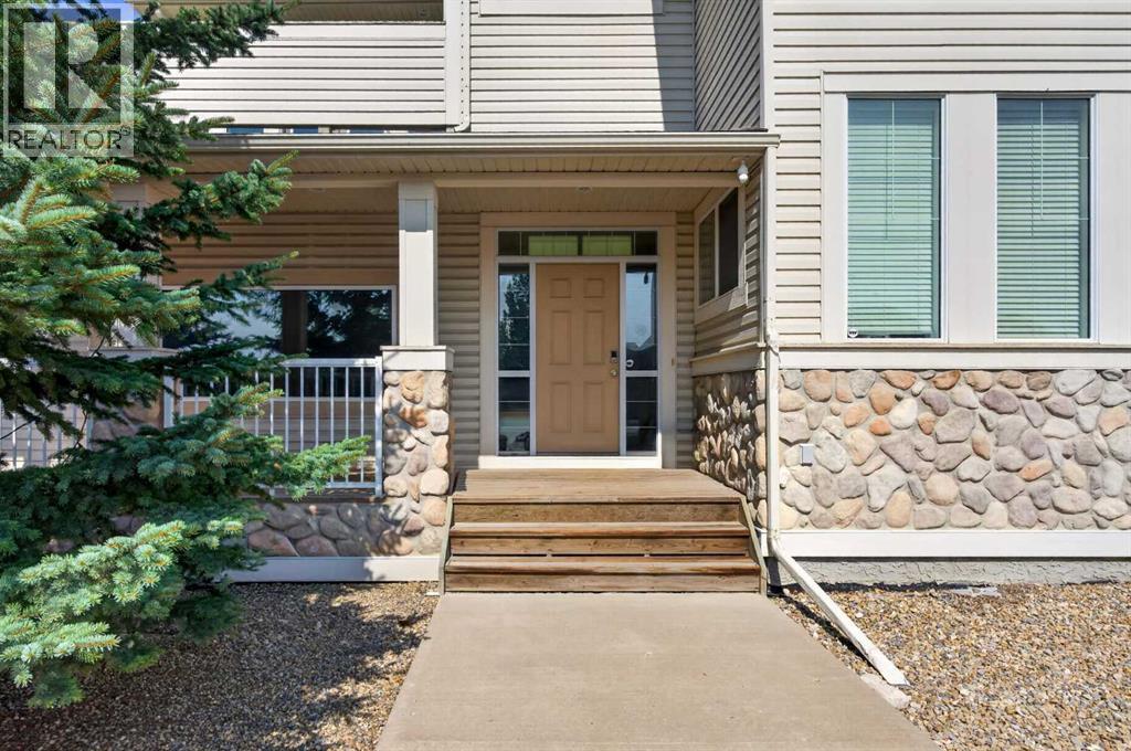 4 Sunset Square, Cochrane