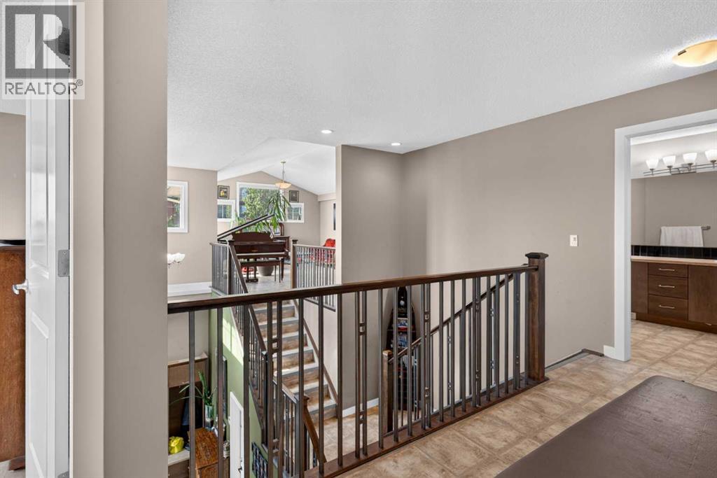 4 Sunset Square, Cochrane