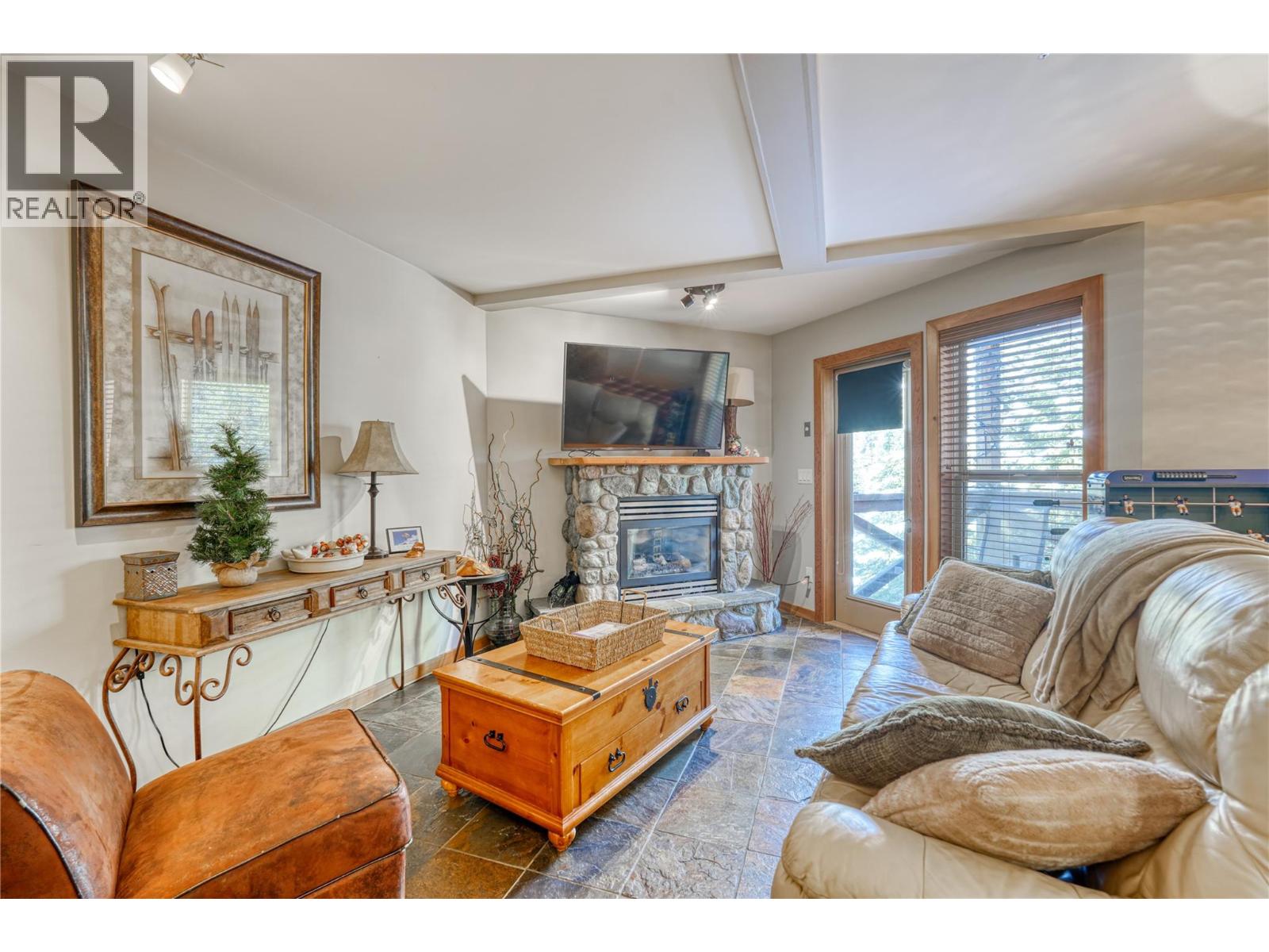 360 Strayhorse Road Unit# 3, Apex Mountain