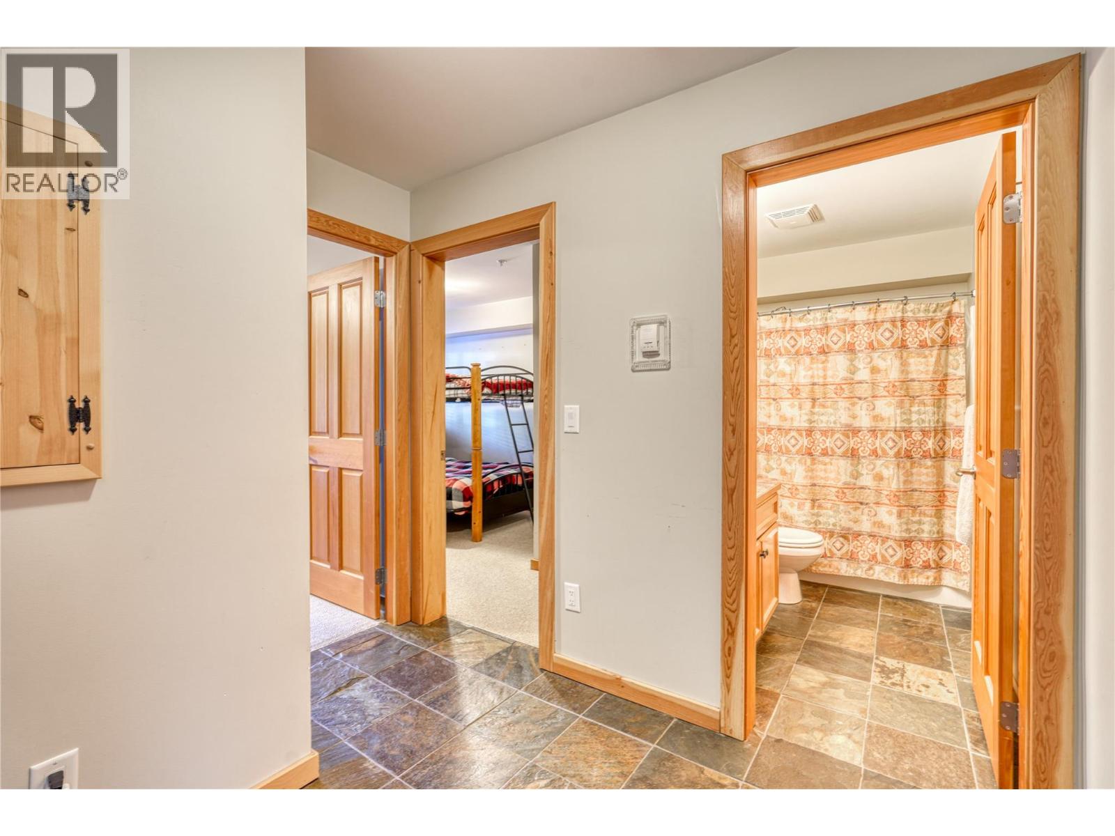 360 Strayhorse Road Unit# 3, Apex Mountain