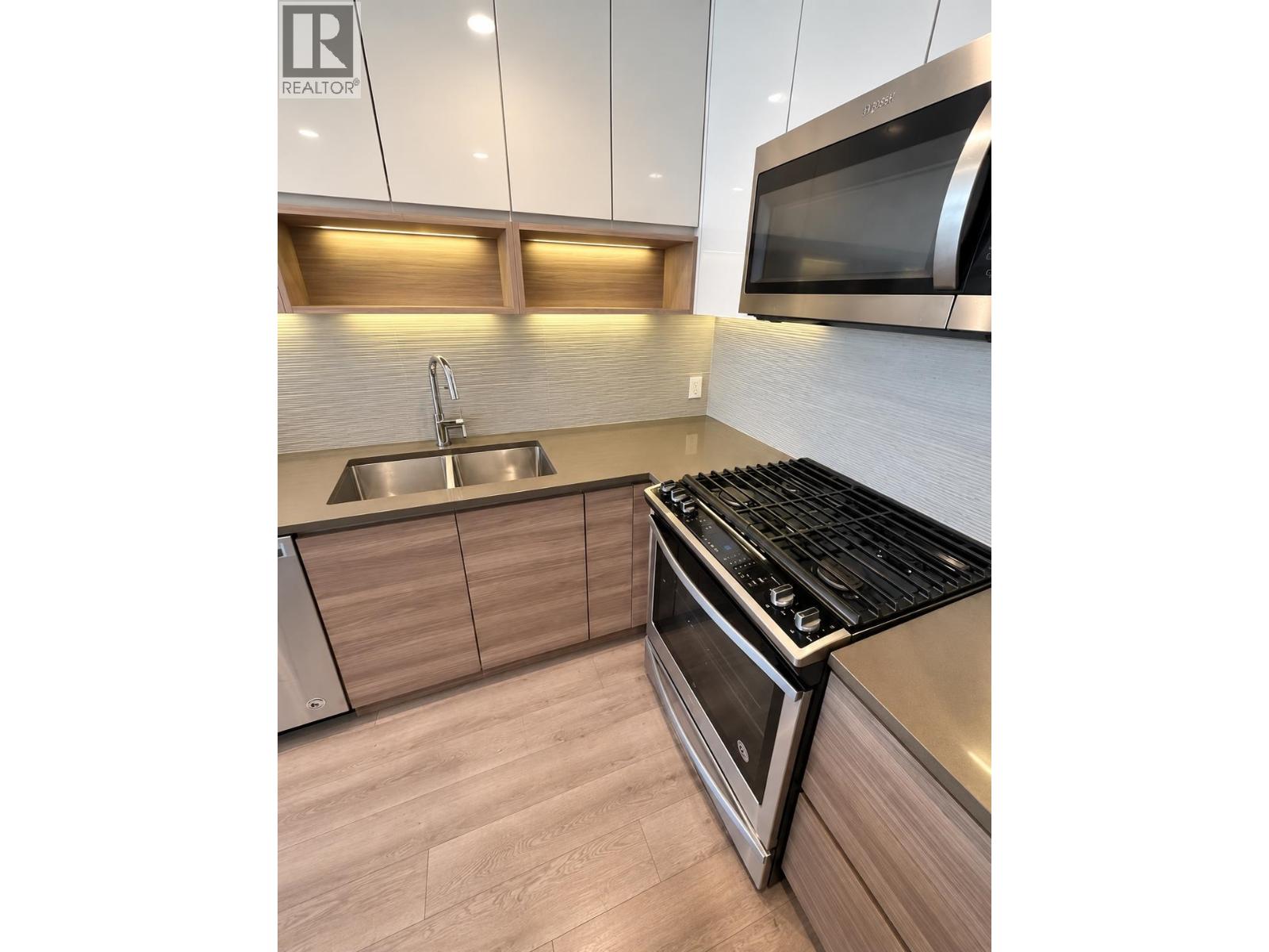 614 8855 UNIVERSITY CRESCENT, Burnaby