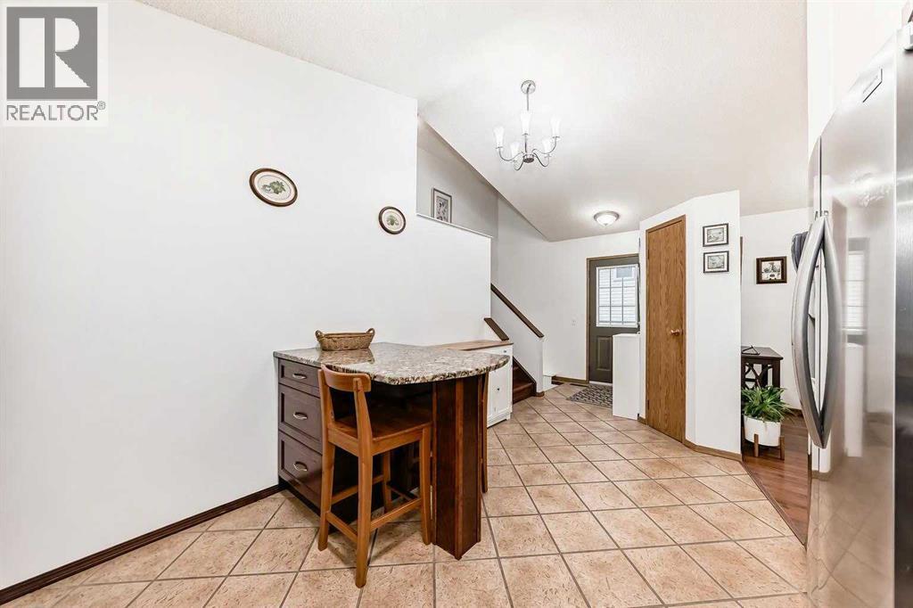16 Martinridge Way NE - 16