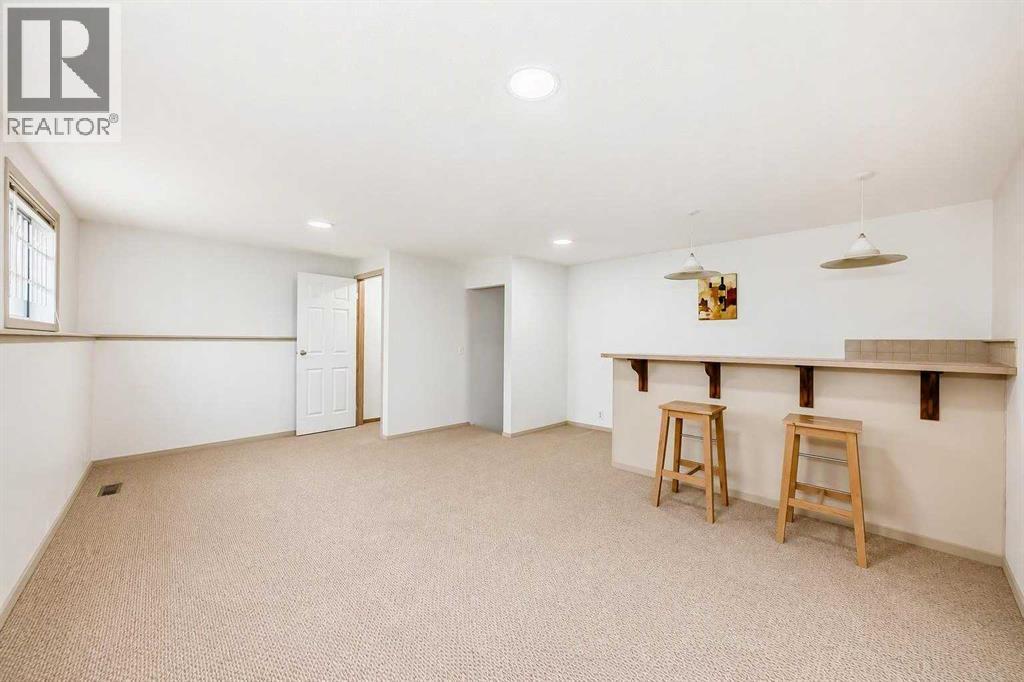 16 Martinridge Way NE - 25
