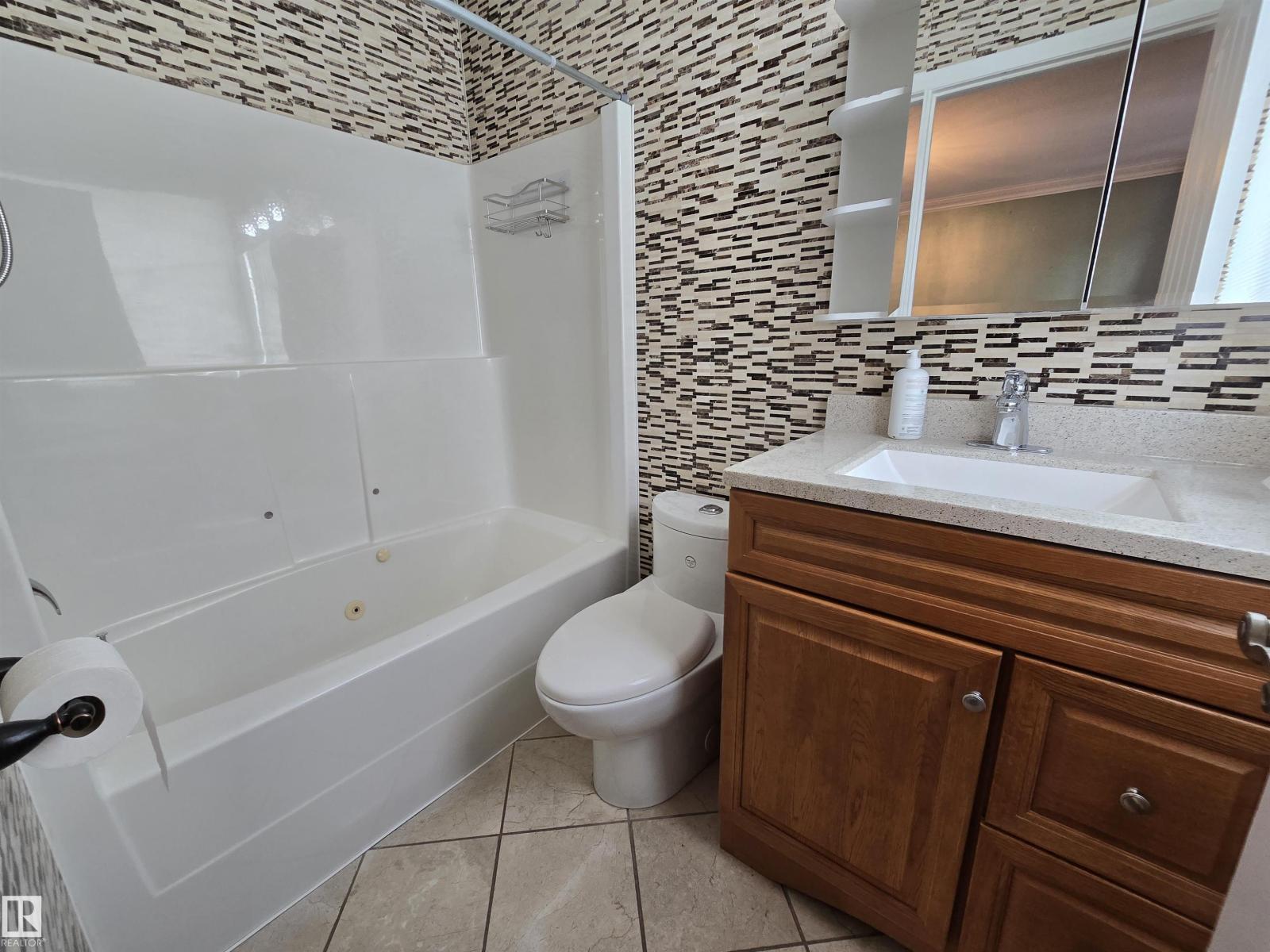 16103 95 ST NW - 23