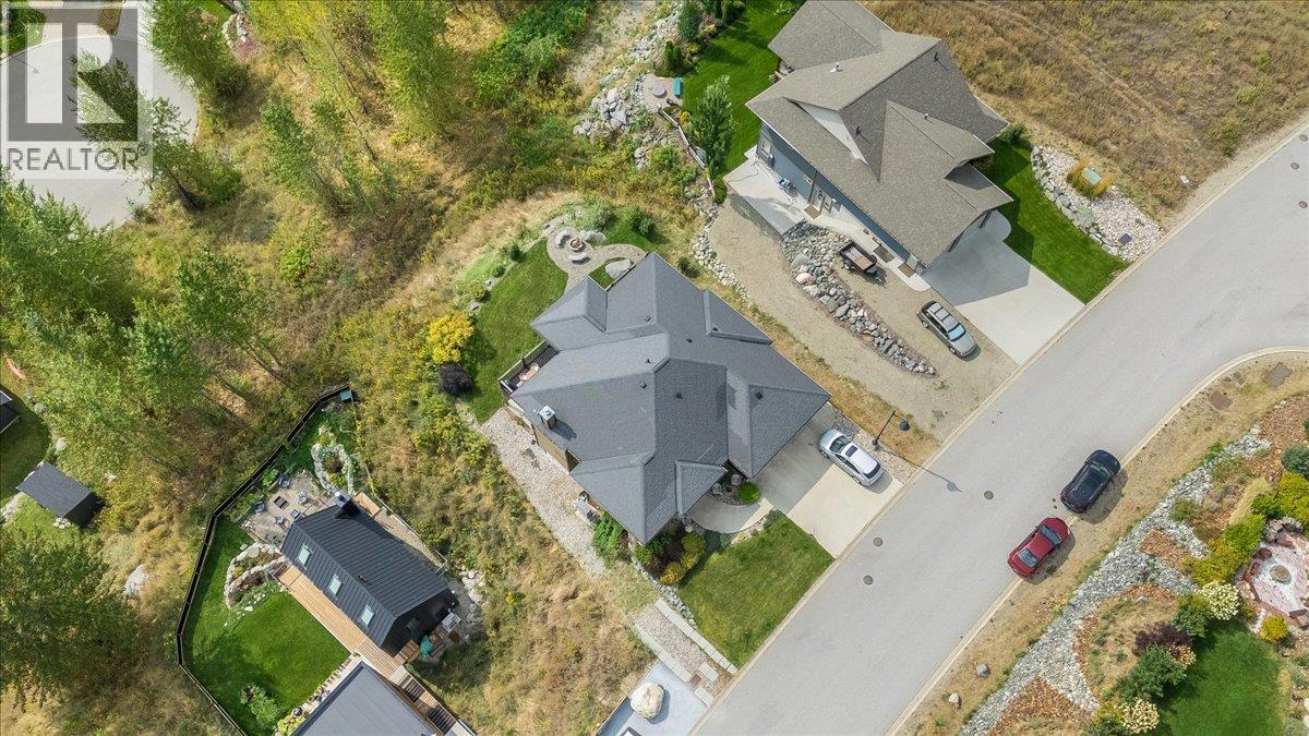 925 REDSTONE Drive - Image 4