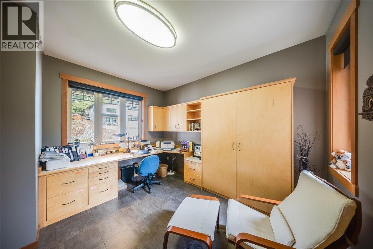 925 REDSTONE Drive - Image 21