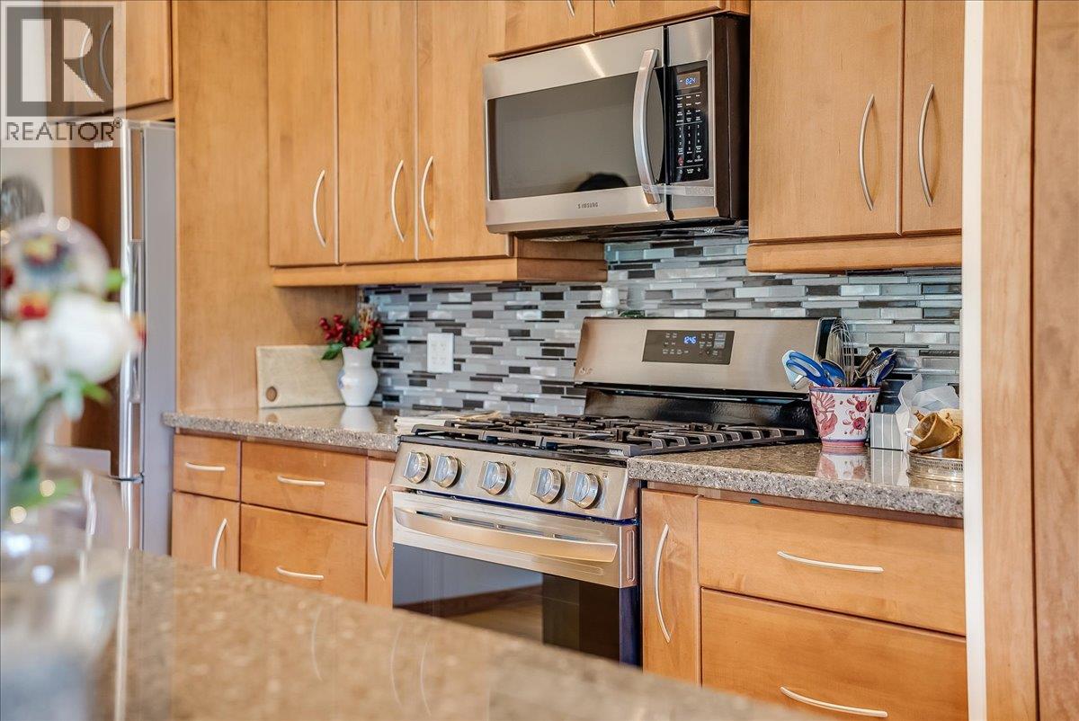 925 REDSTONE Drive - Image 29