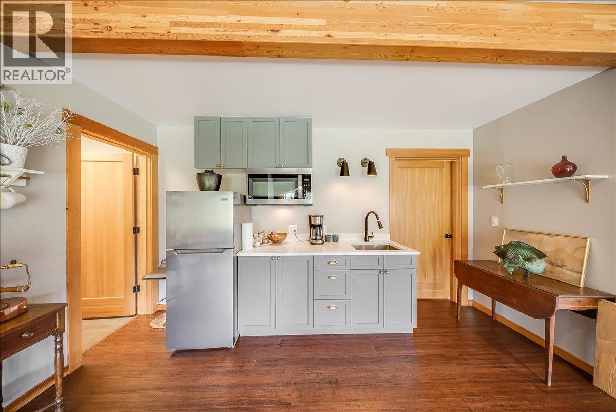 925 REDSTONE Drive - Image 41