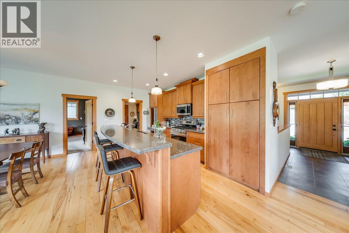 925 REDSTONE Drive - Image 31