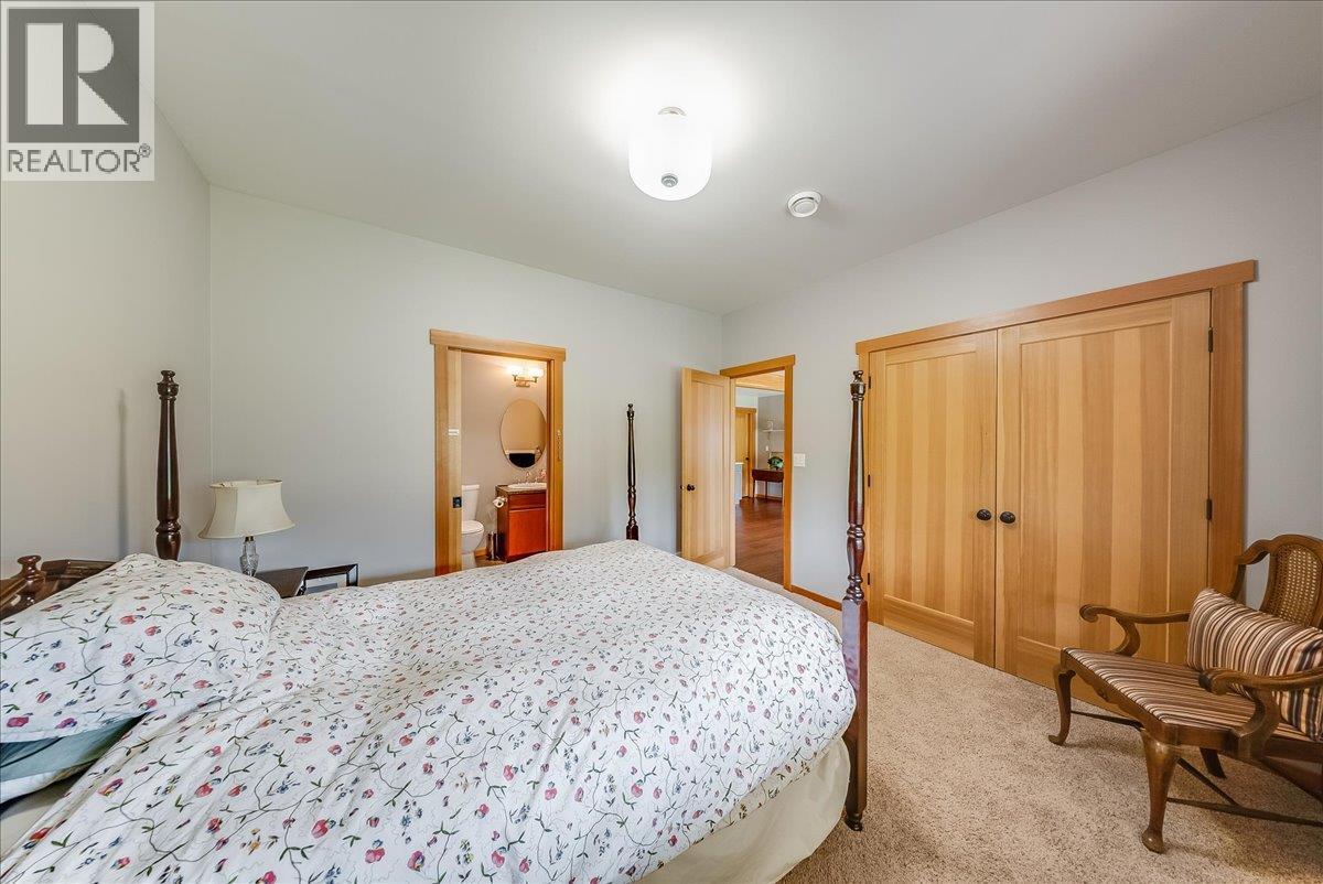 925 REDSTONE Drive - 45