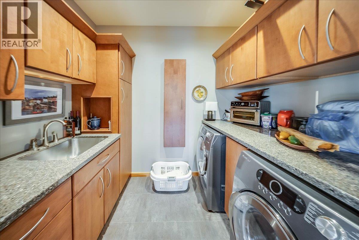 925 REDSTONE Drive - Image 32