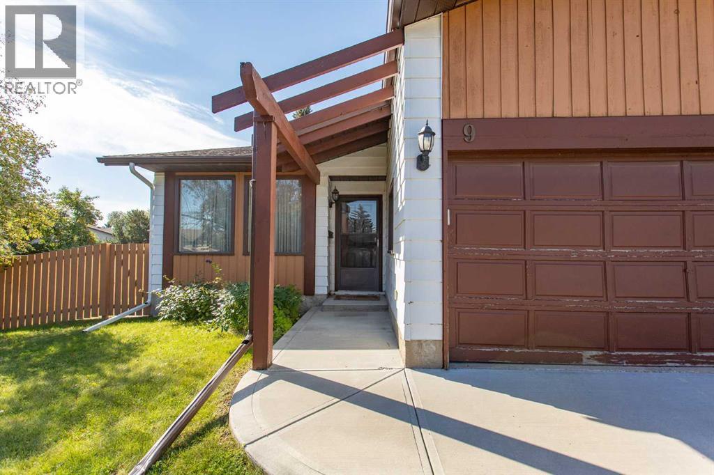 Listing photo – 9 Rollis Street, Red Deer