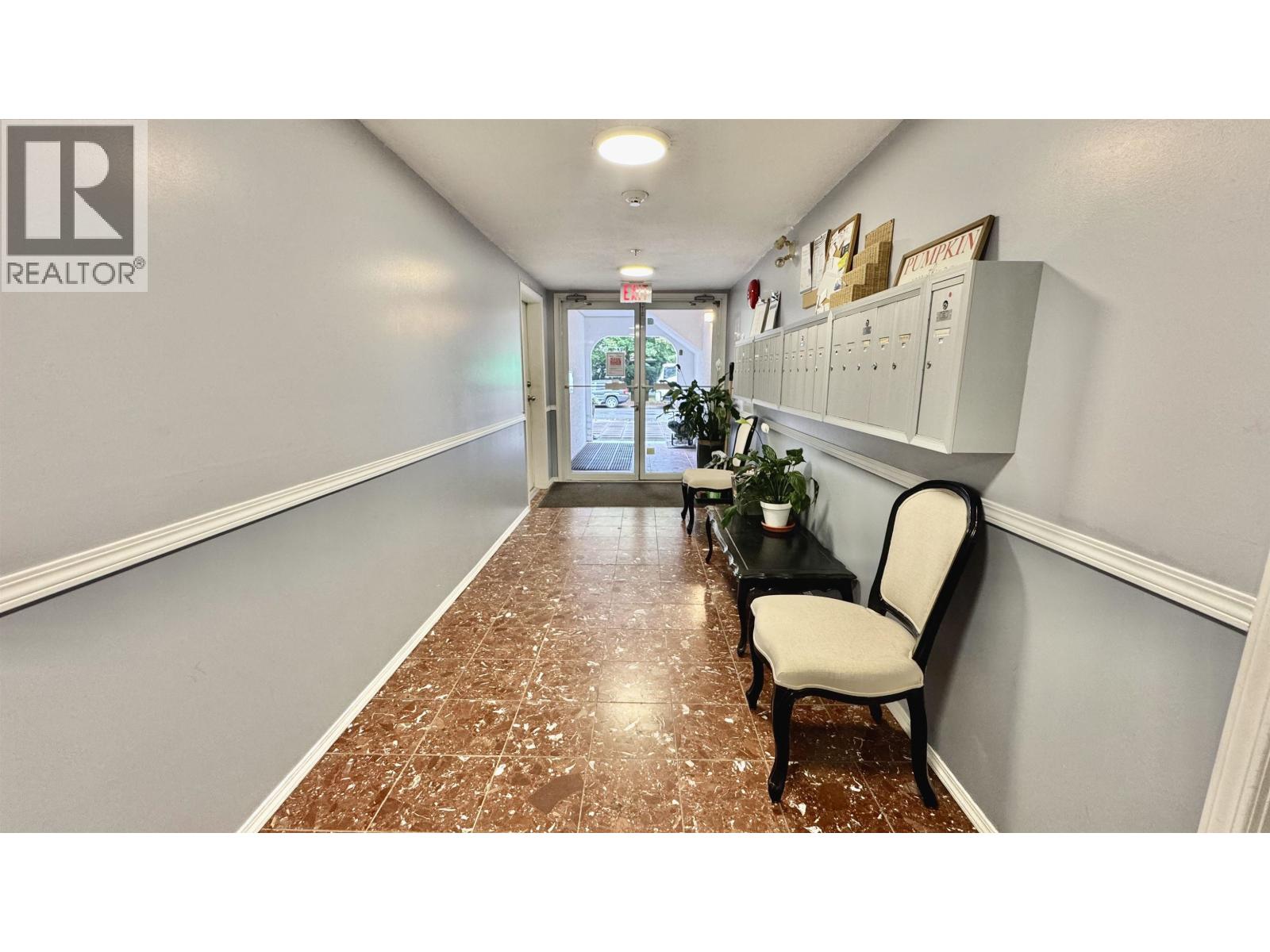 403 2983 CAMBRIDGE STREET, Port Coquitlam