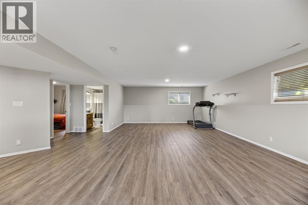 1212 2 Street NE - 21