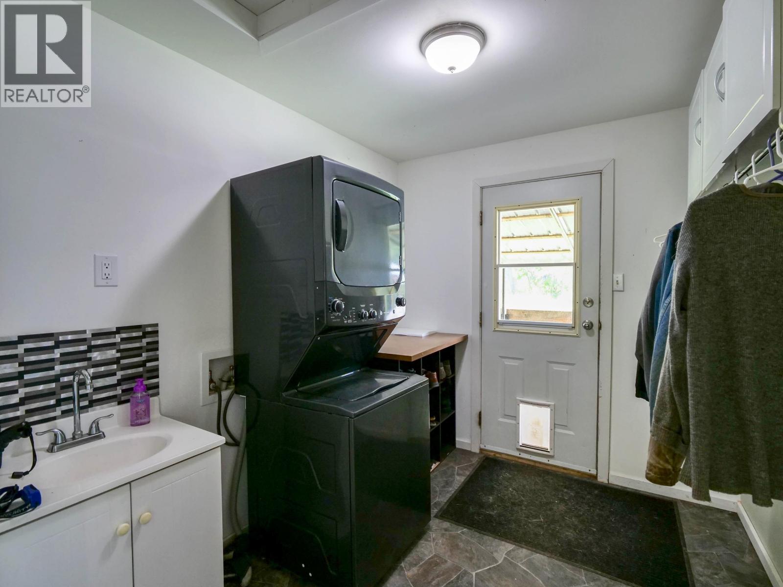 598 MARSH ROAD - 35
