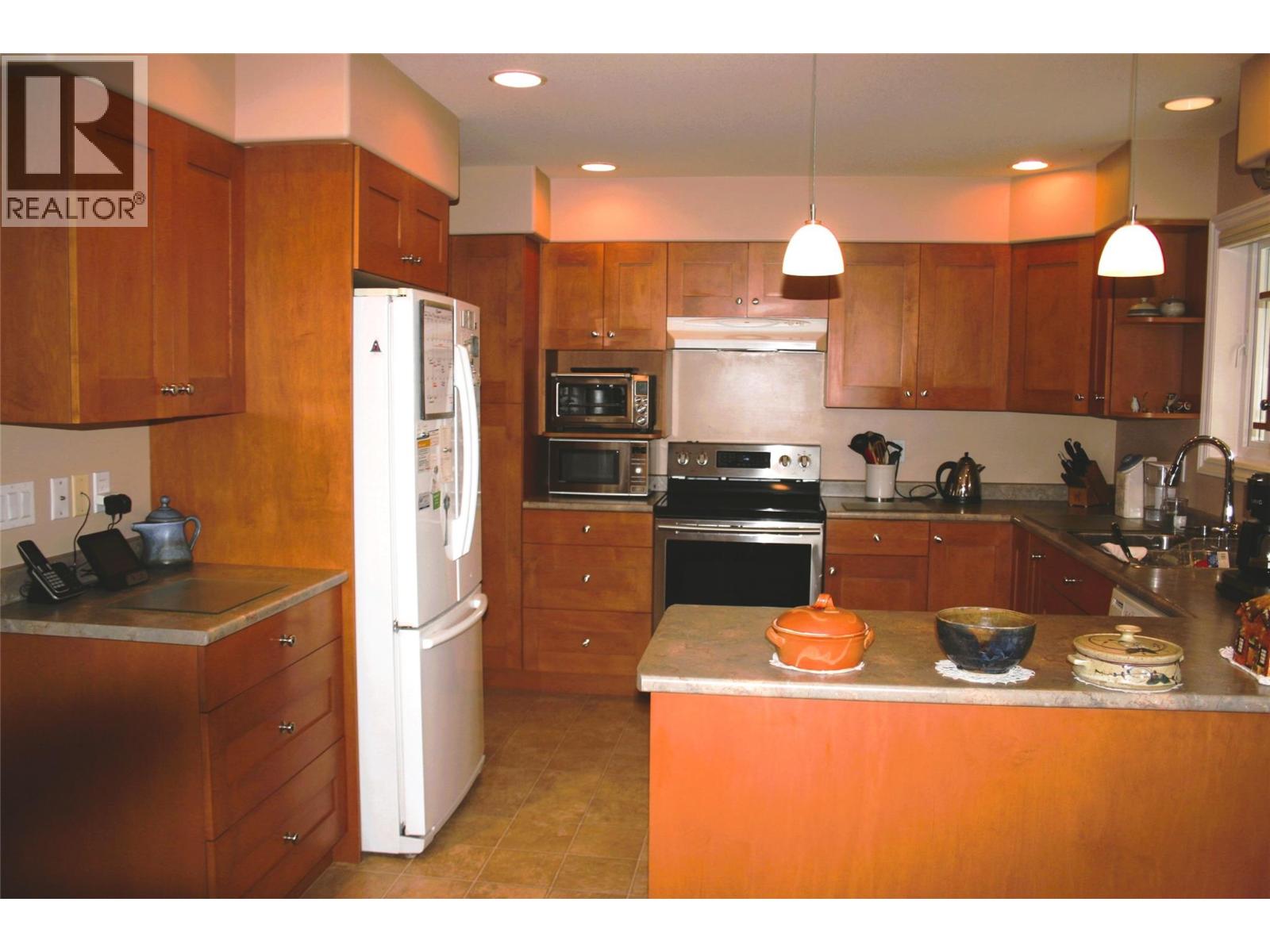 1985 Stikine Place - 2