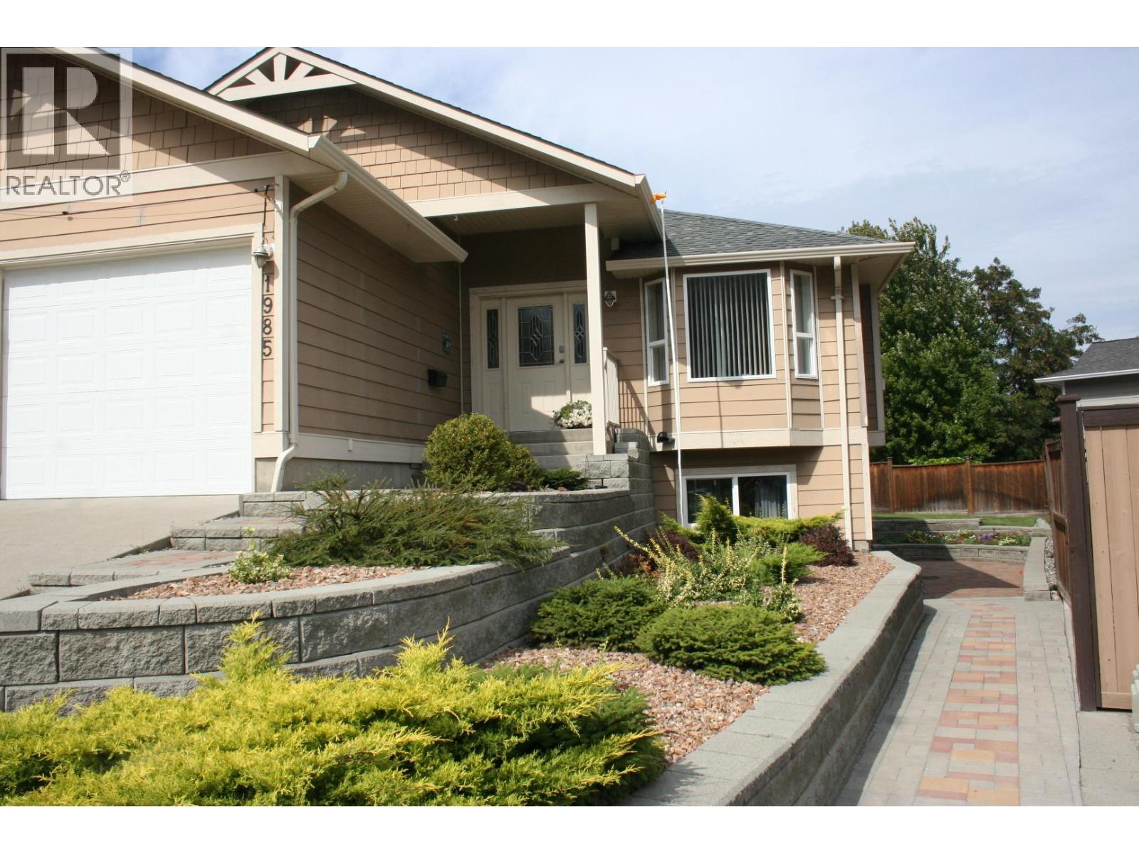 1985 Stikine Place - 26