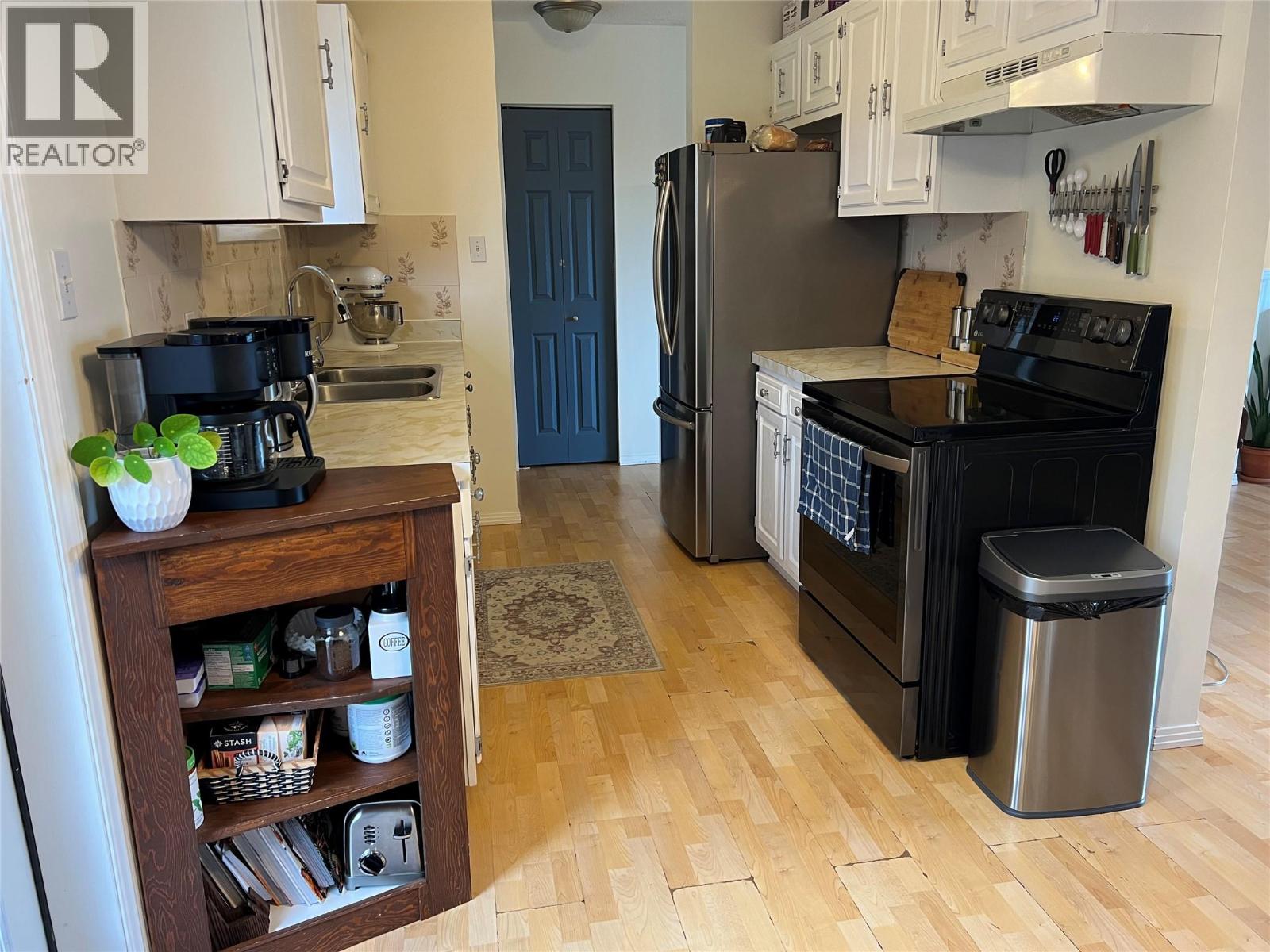 1017 120 Avenue - 10