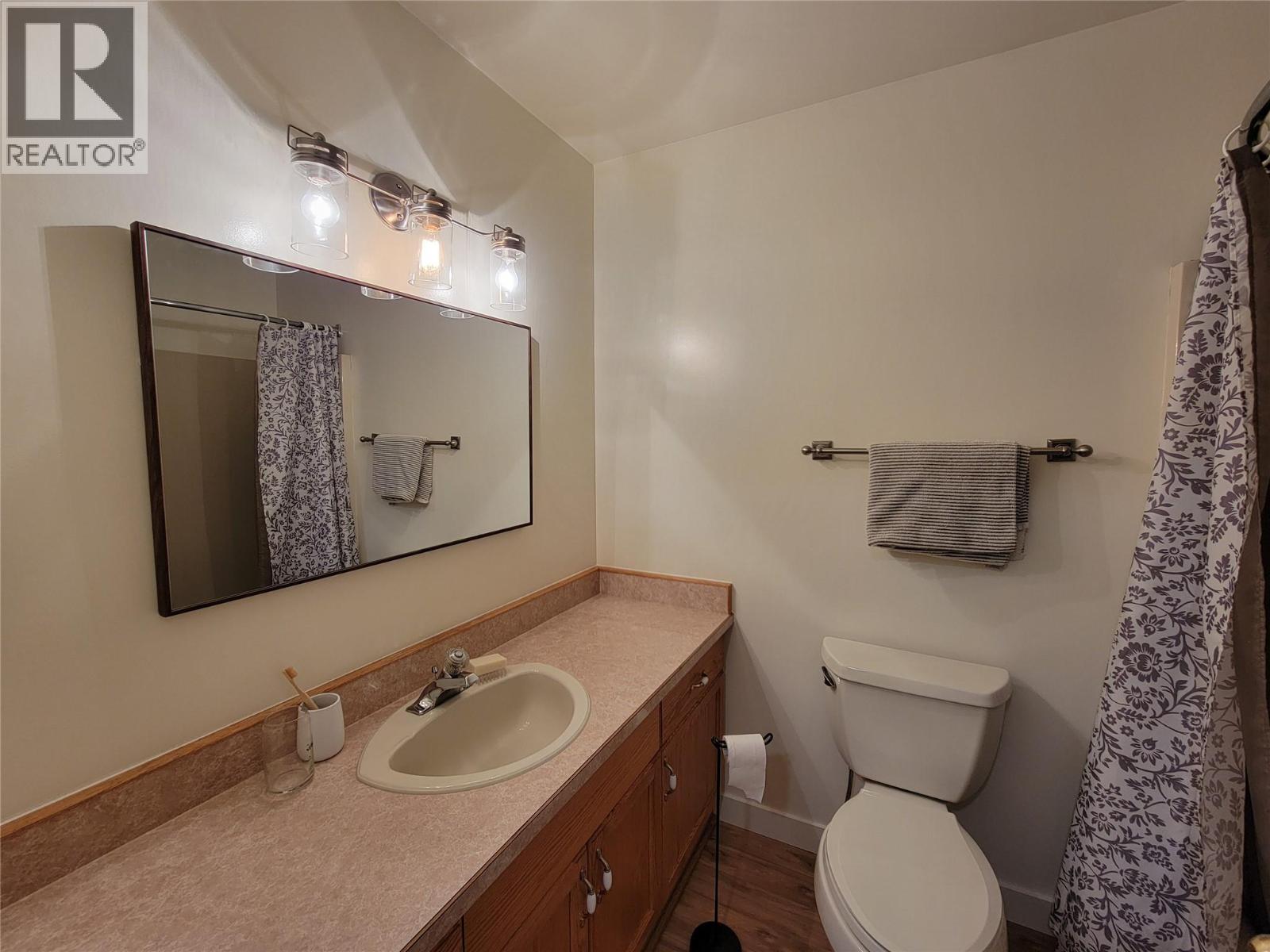 412 10th Avenue, Keremeos