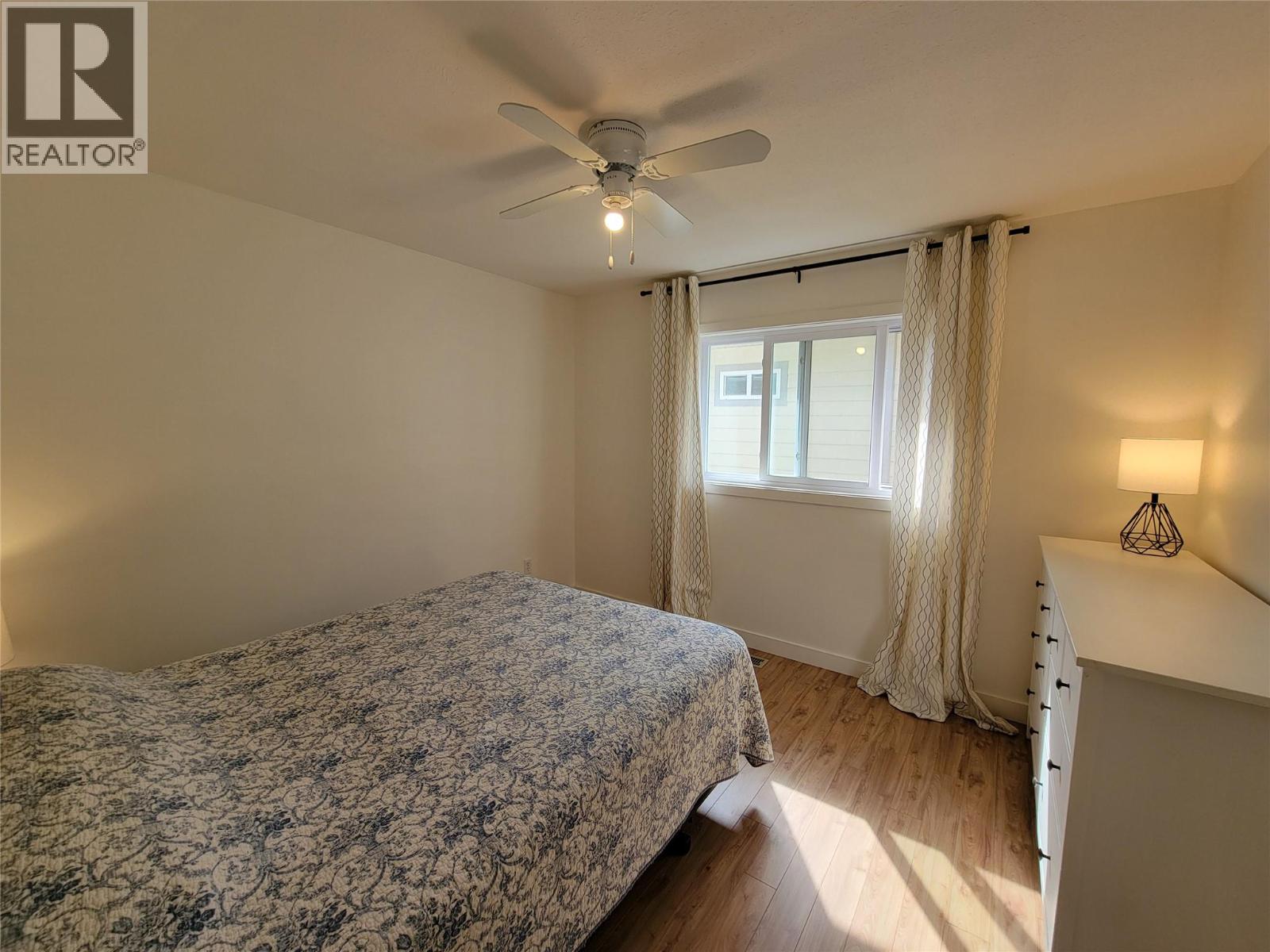 412 10th Avenue, Keremeos