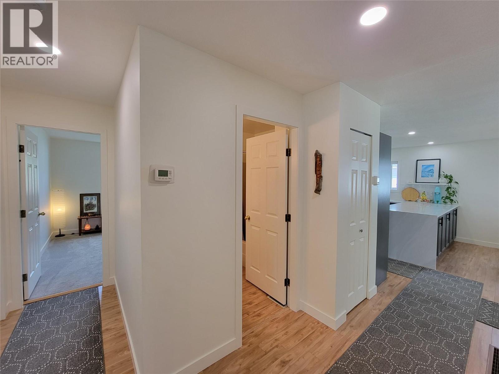 412 10th Avenue, Keremeos
