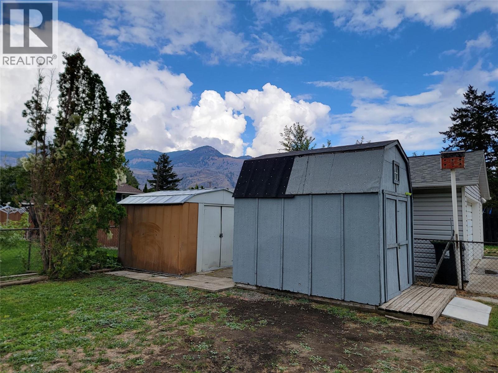 412 10th Avenue, Keremeos